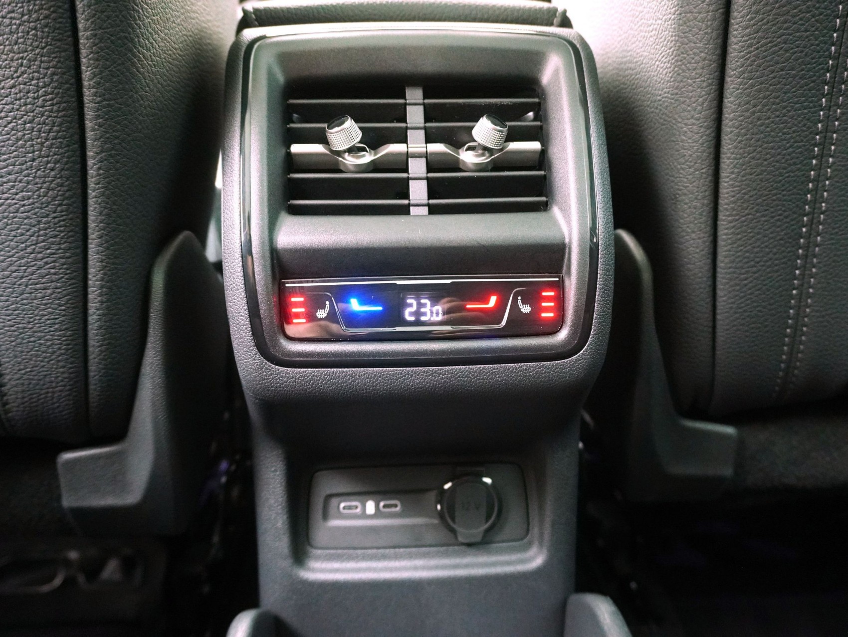 SKODA Kodiaq 2.0 TDI DSG Selection Suite 4WD-image-13