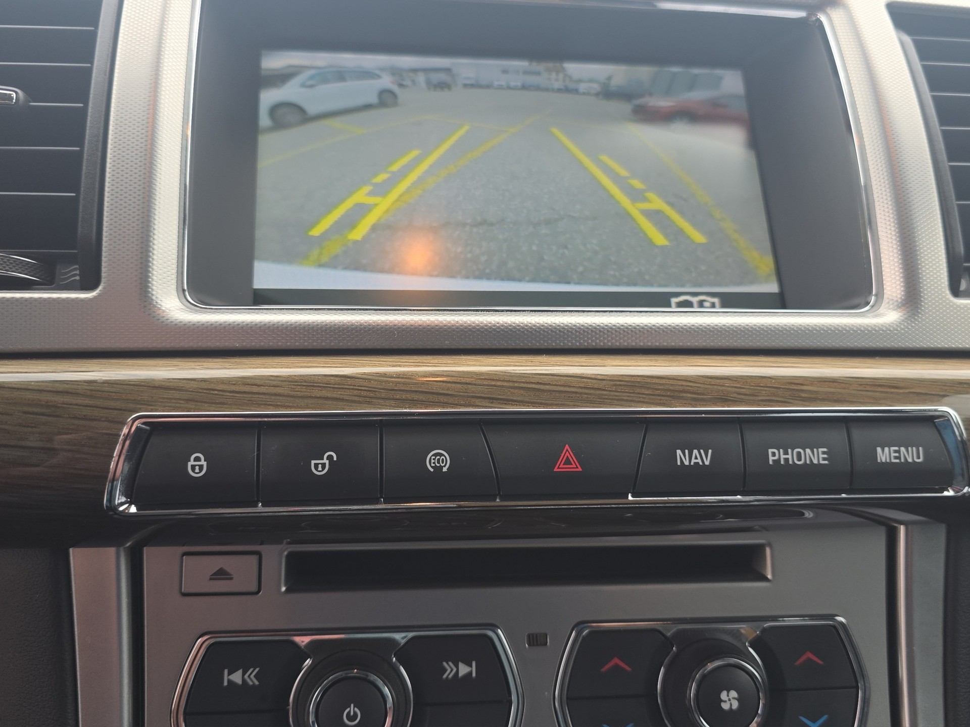 JAGUAR XF 2.2d R-Sport-image-14
