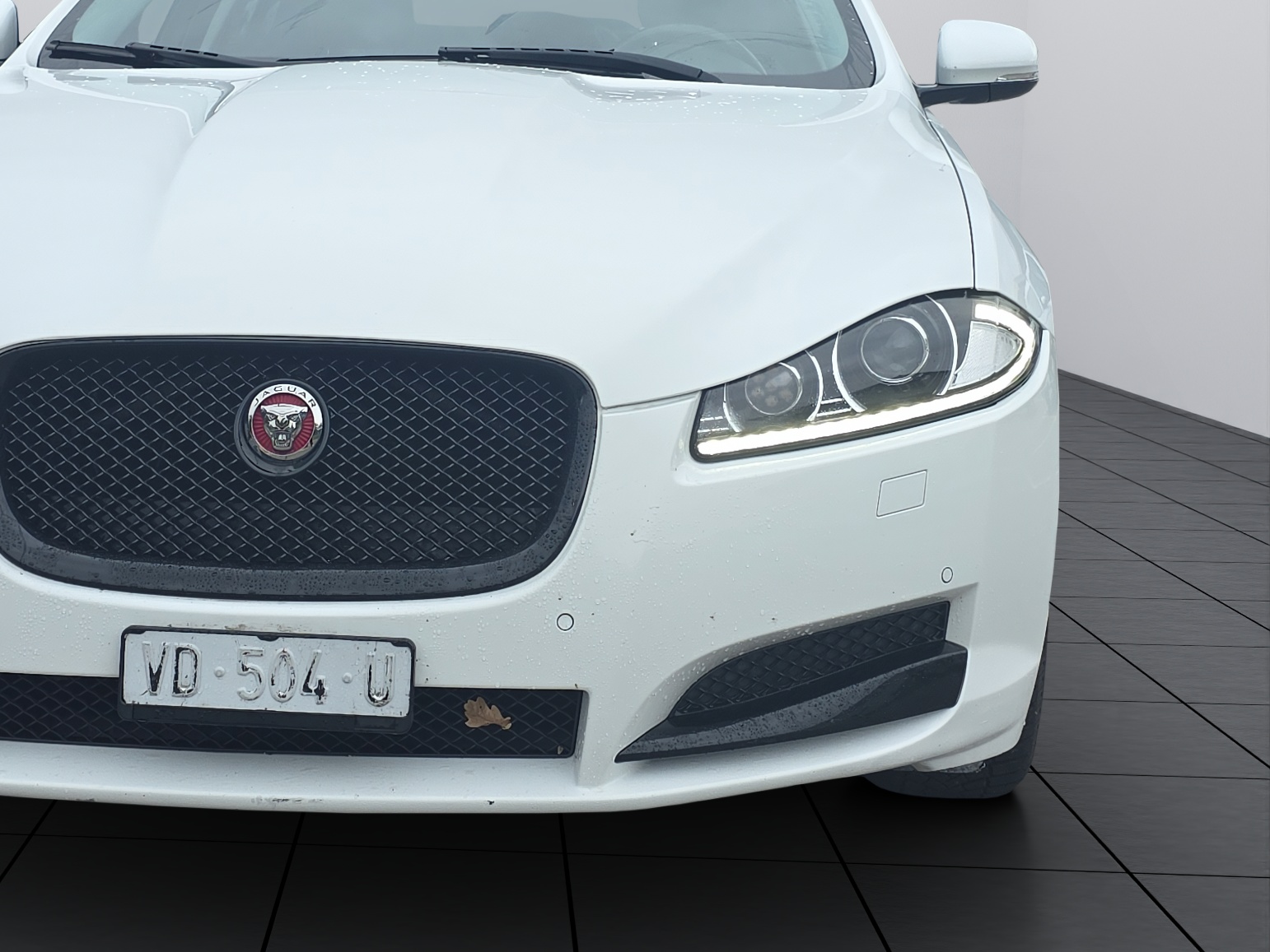 JAGUAR XF 2.2d R-Sport-image-18