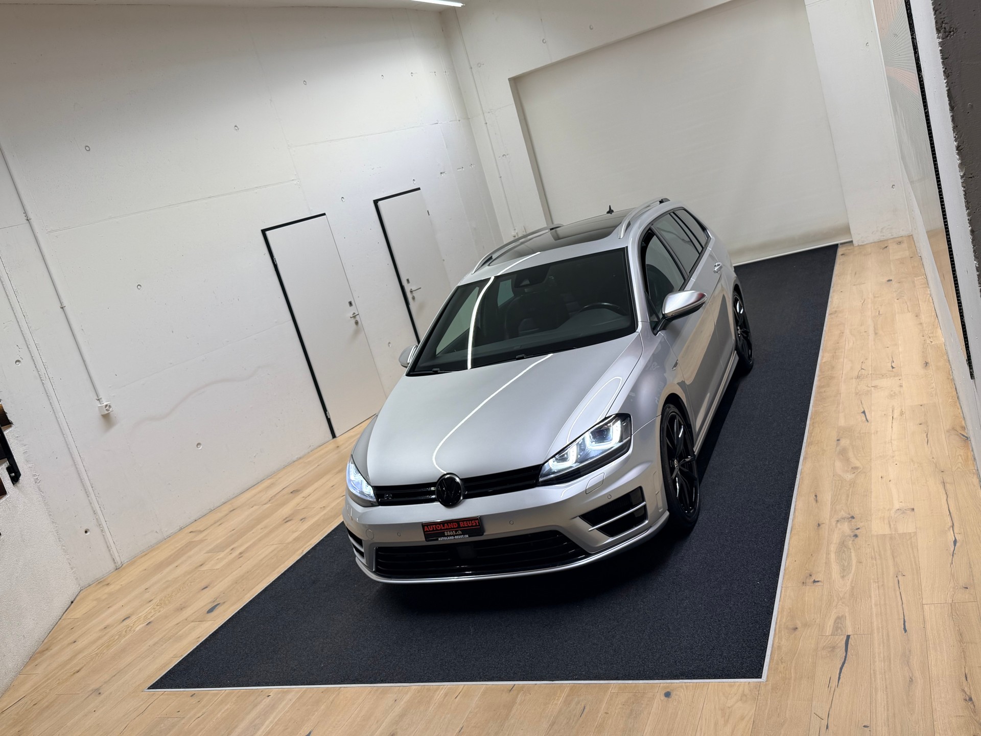 VW Golf Variant 2.0 TSI R 4 Motion DSG-image-3