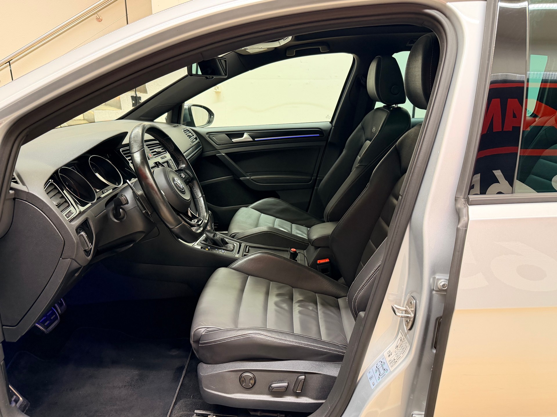 VW Golf Variant 2.0 TSI R 4 Motion DSG-image-12