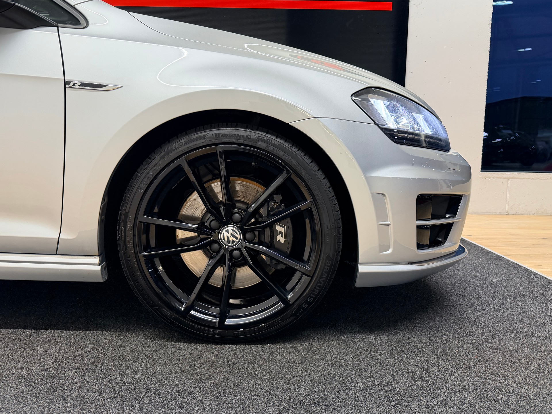 VW Golf Variant 2.0 TSI R 4 Motion DSG-image-5