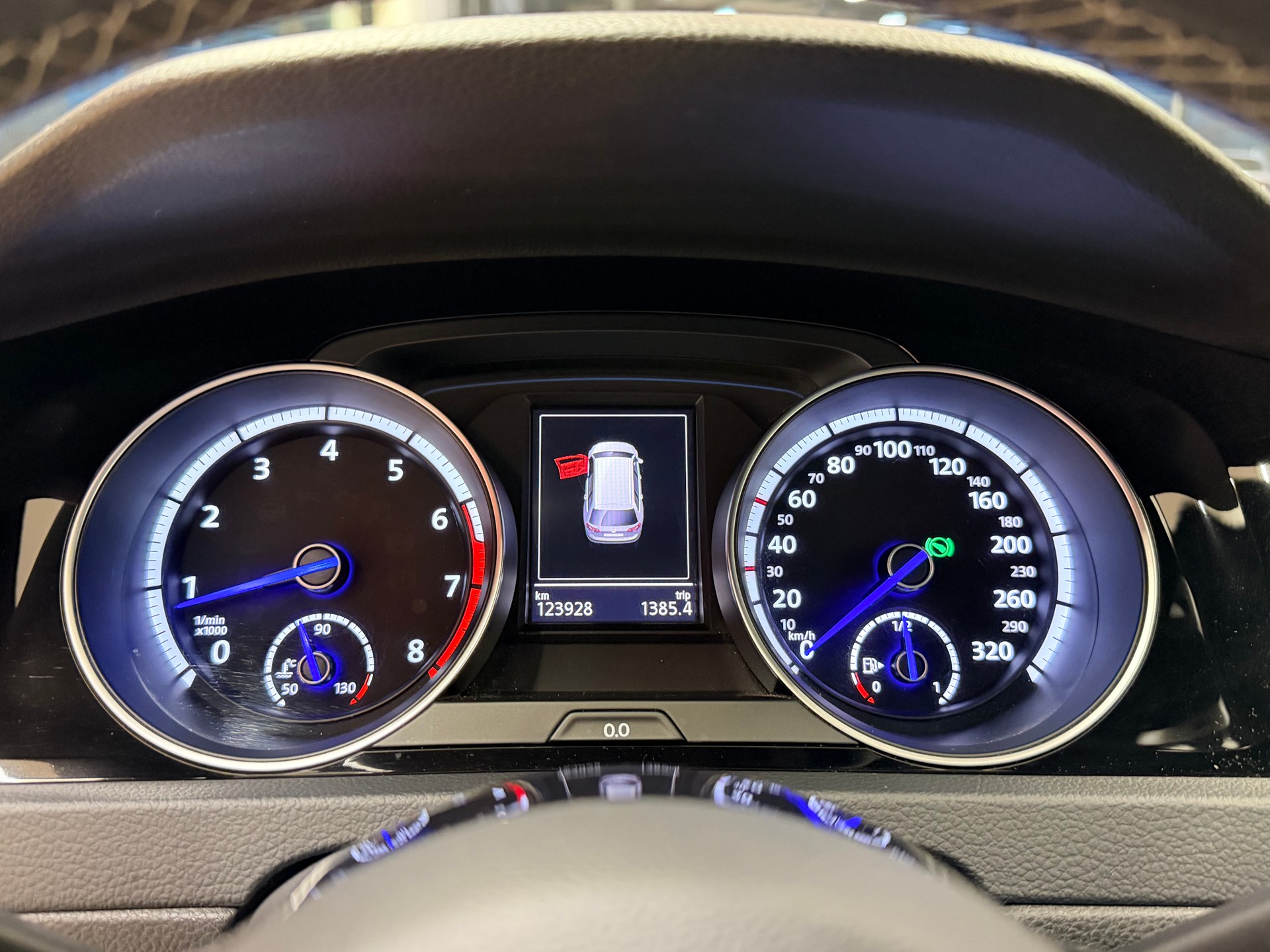VW Golf Variant 2.0 TSI R 4 Motion DSG-image-23