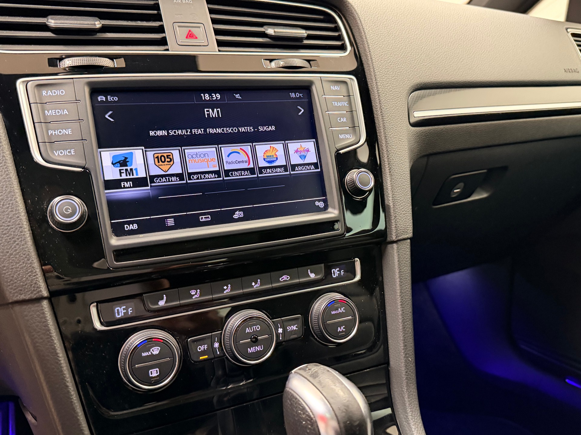 VW Golf Variant 2.0 TSI R 4 Motion DSG-image-22