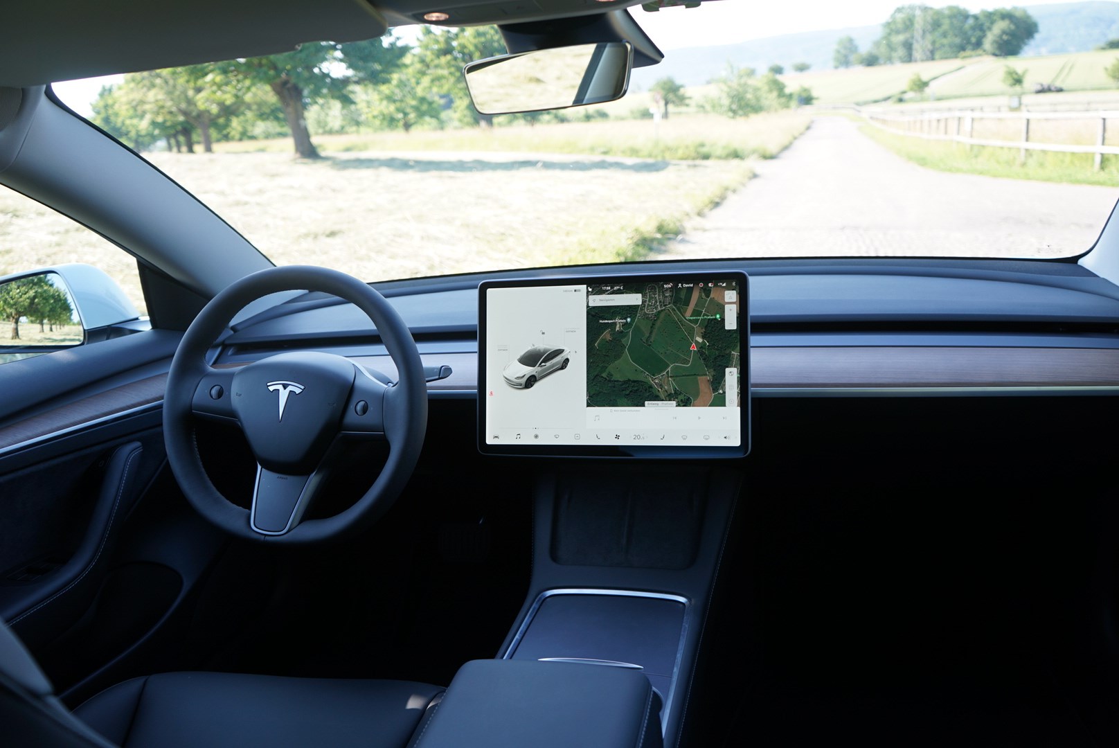 TESLA Model 3-image-2