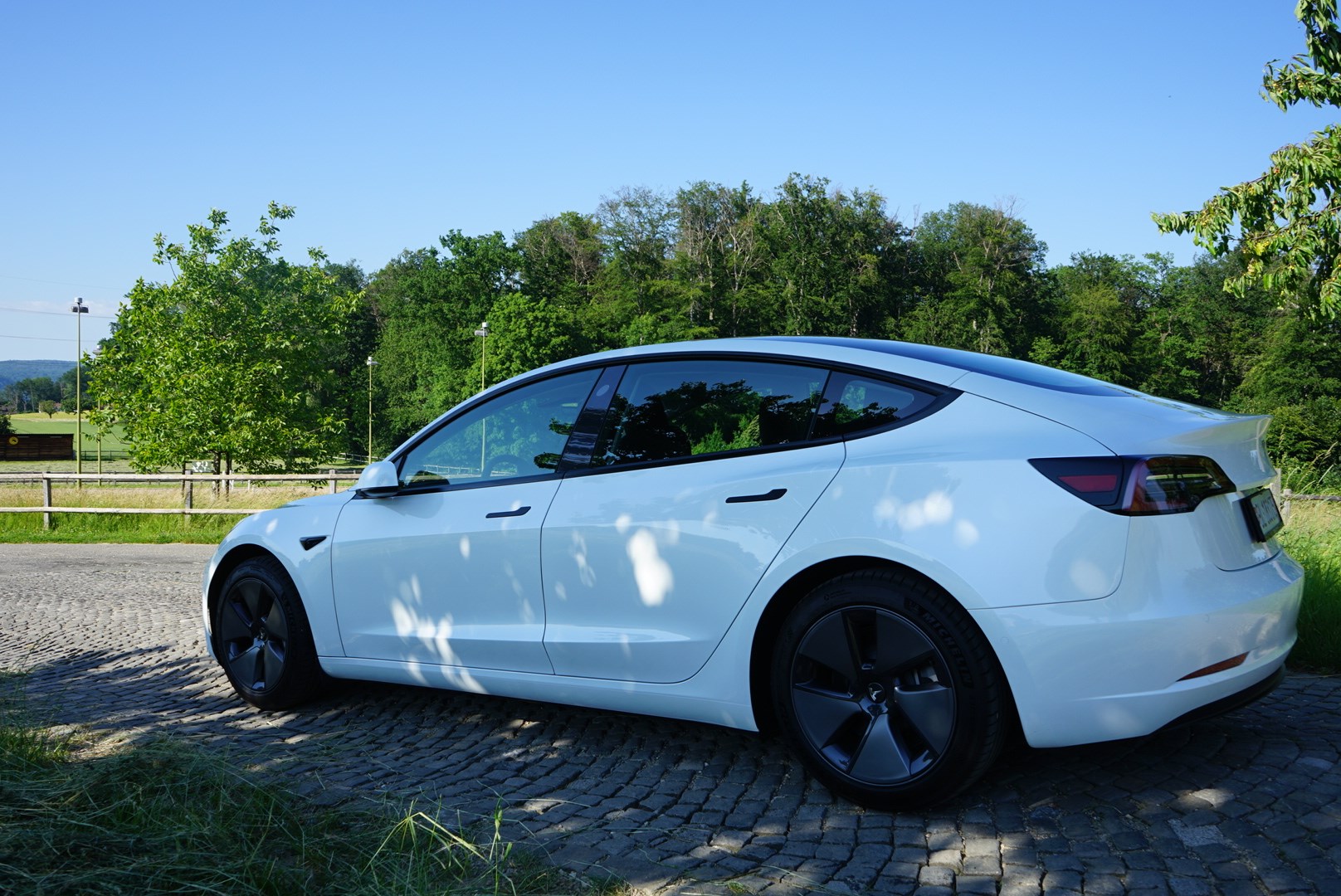 TESLA Model 3-image-3