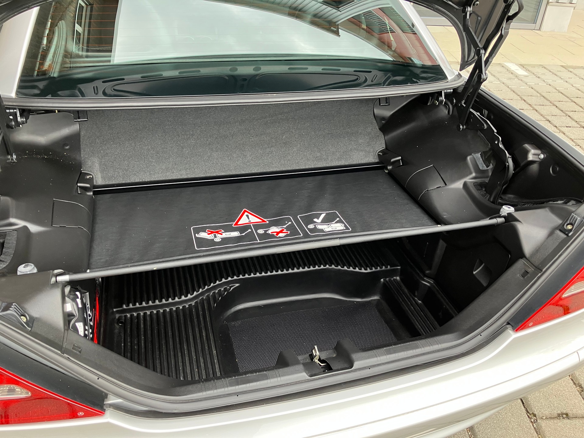 MERCEDES-BENZ SLK 230 Kompressor Final Edition-image-11