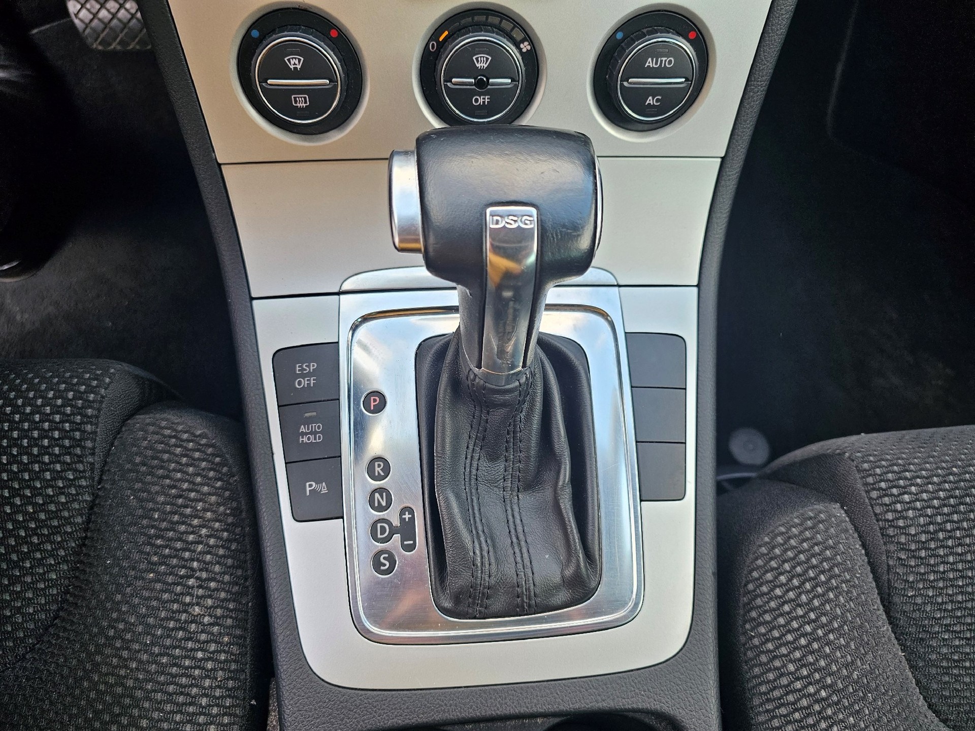 VW Passat Variant 2.0 TDI Comfortline DSG-image-9