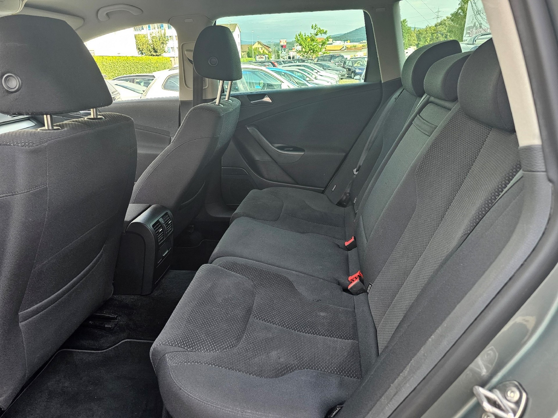 VW Passat Variant 2.0 TDI Comfortline DSG-image-12