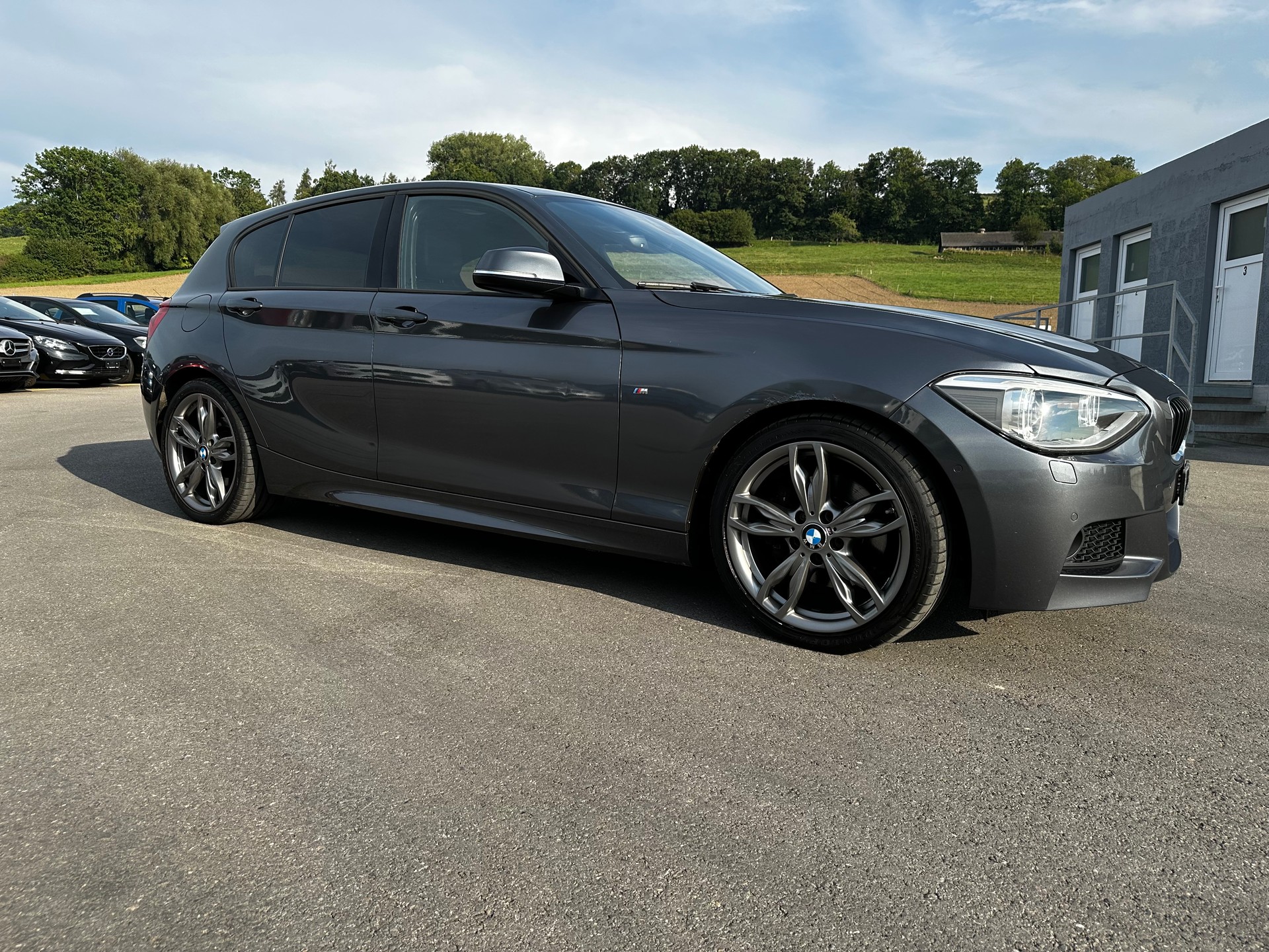 BMW 125i Sport Line Steptronic-showroom-element-2