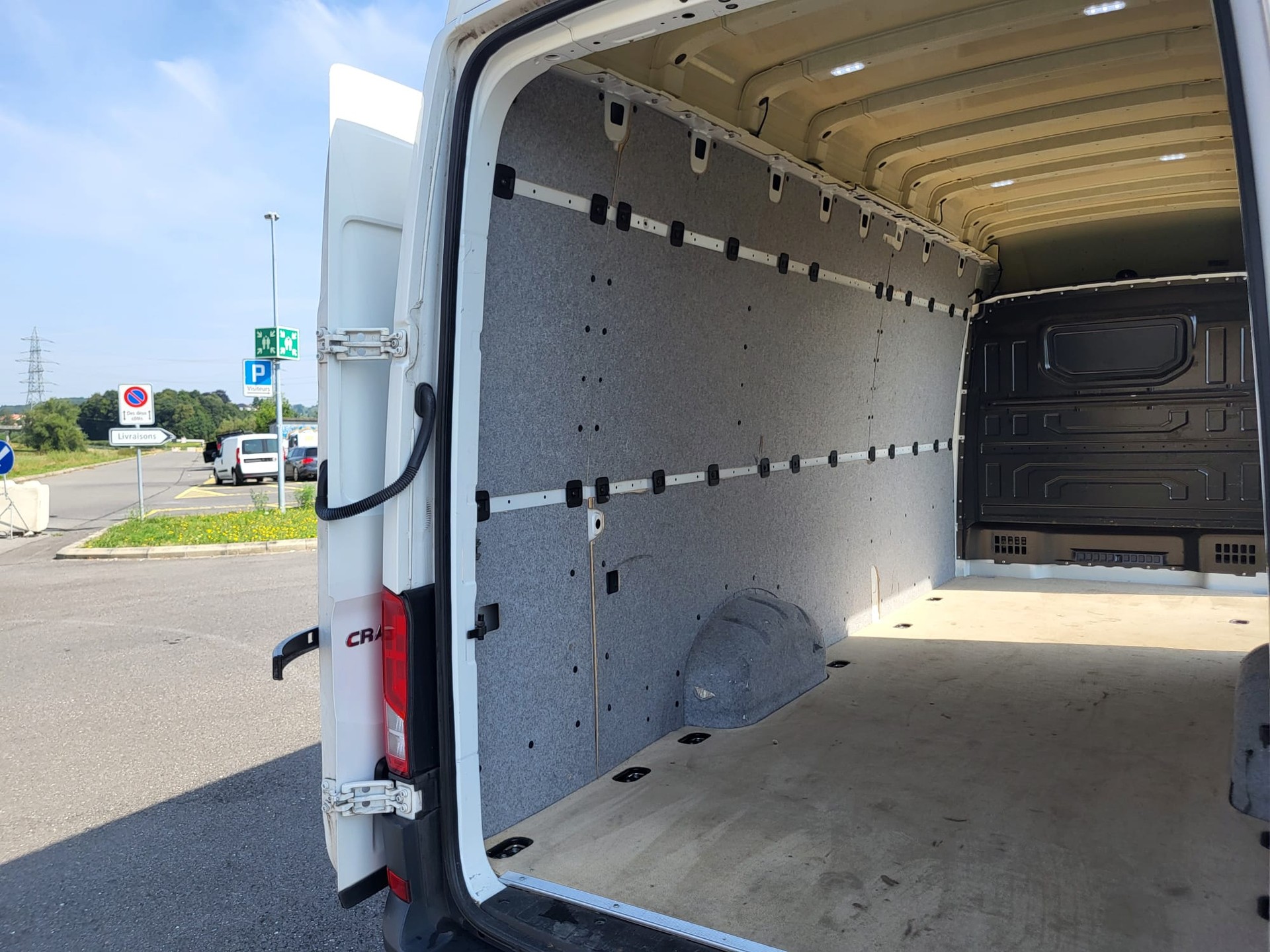VW Crafter 35L 2.0 TDI L5-image-13