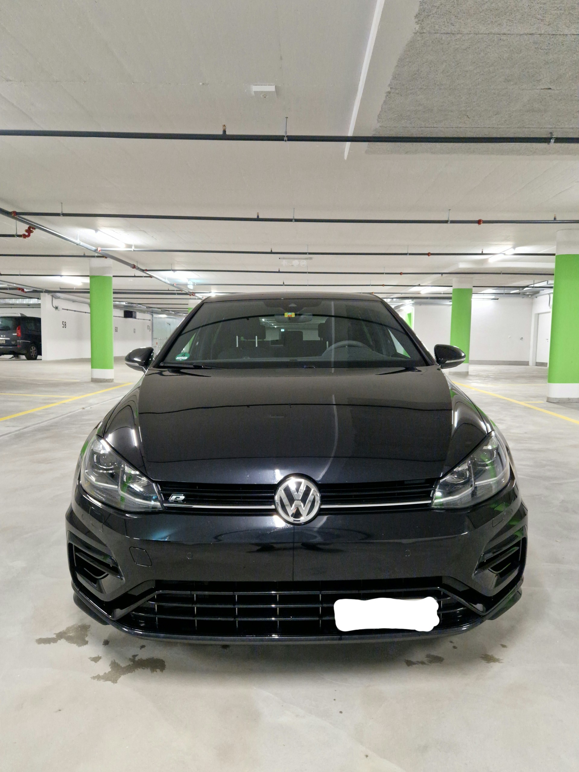 VW Golf 2.0 TSI R 4Motion DSG-image-1