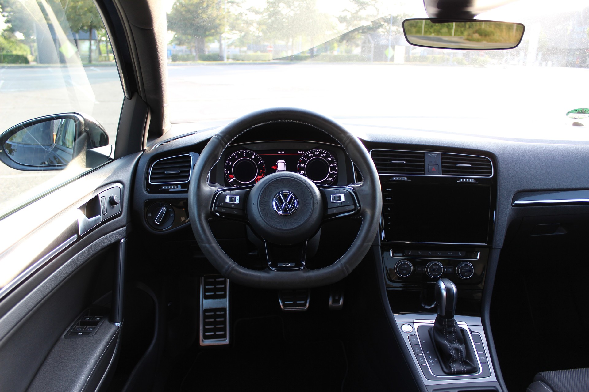 VW Golf 2.0 TSI R 4Motion DSG-image-13