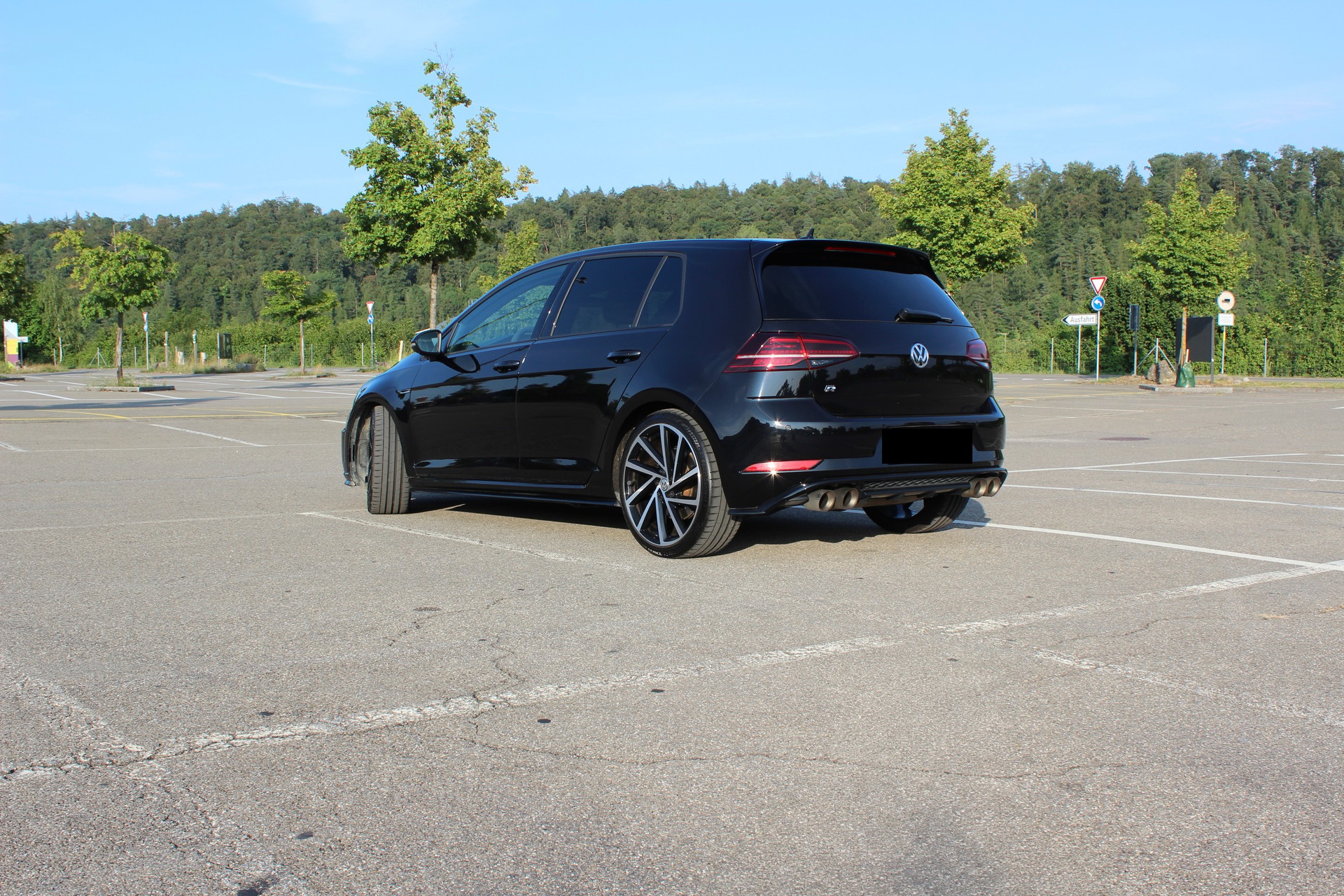 VW Golf 2.0 TSI R 4Motion DSG-image-6