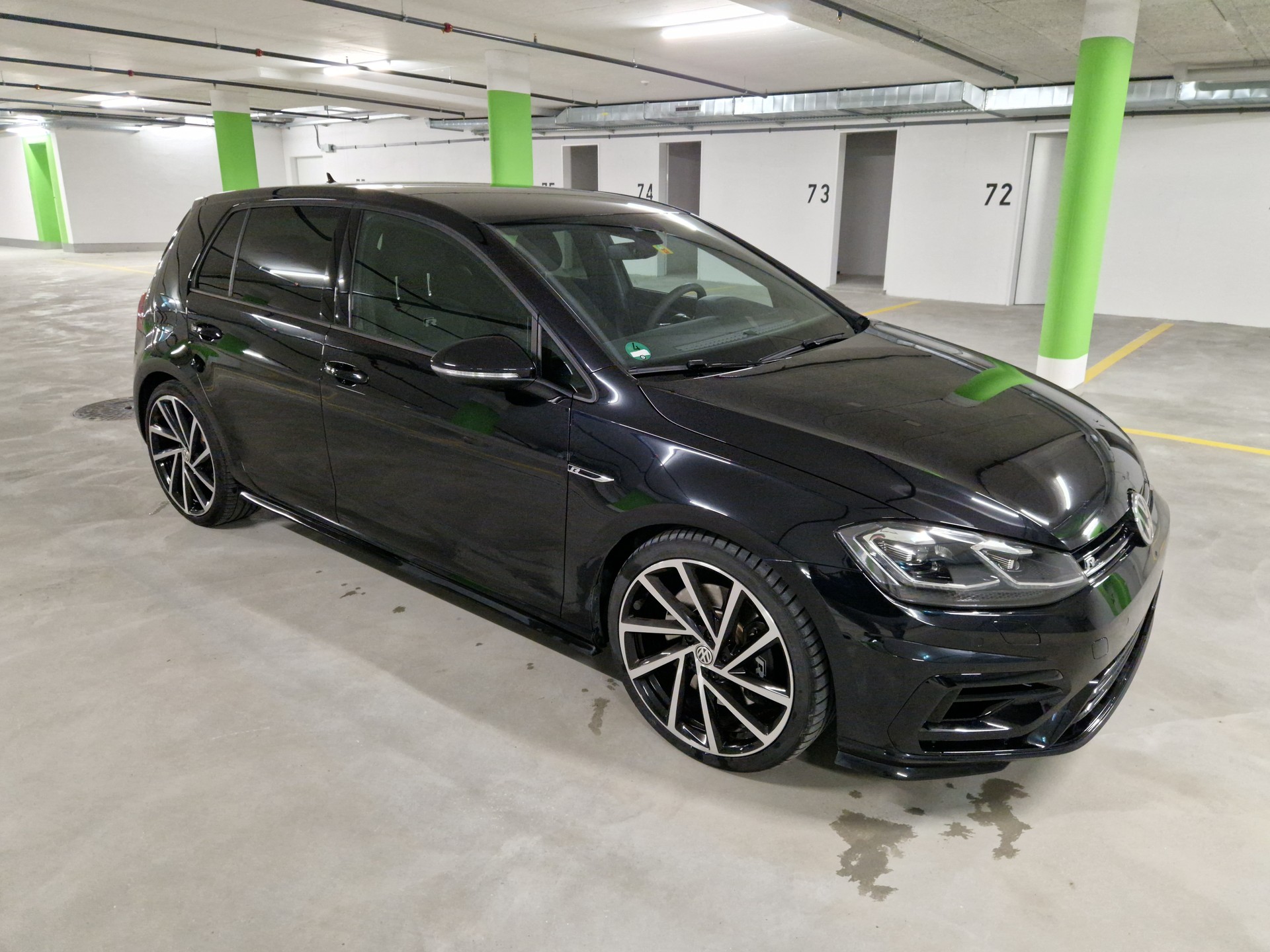 VW Golf 2.0 TSI R 4Motion DSG-image-0