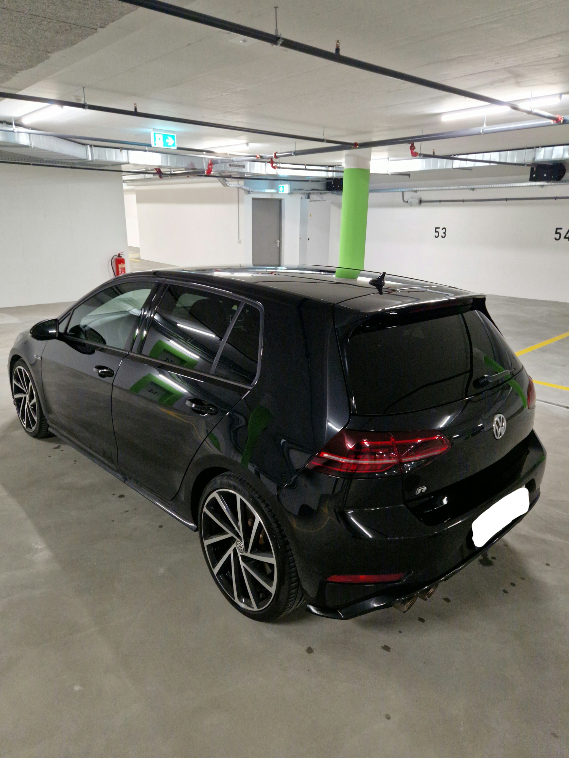 VW Golf 2.0 TSI R 4Motion DSG-image-6