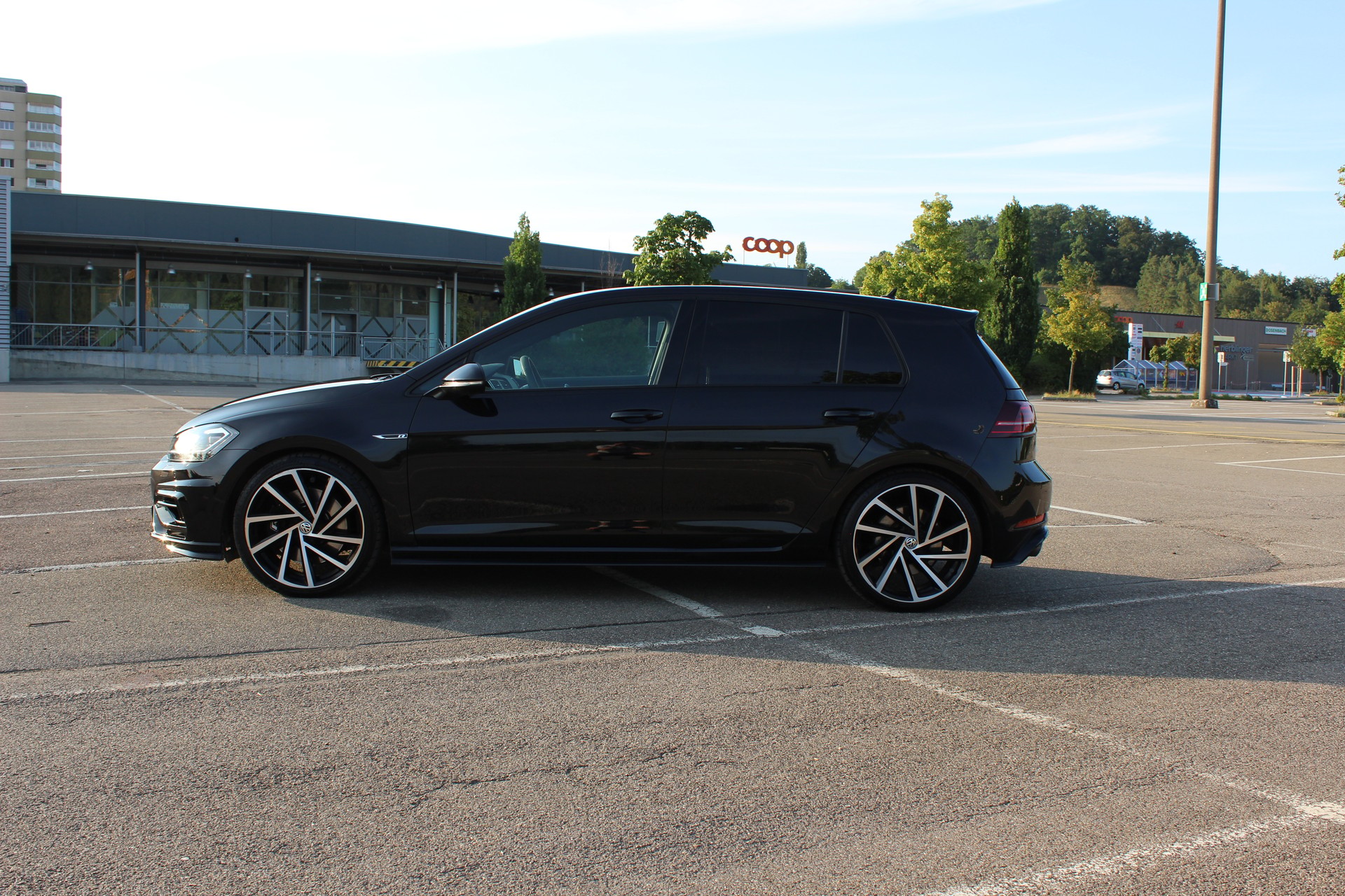 VW Golf 2.0 TSI R 4Motion DSG-image-7