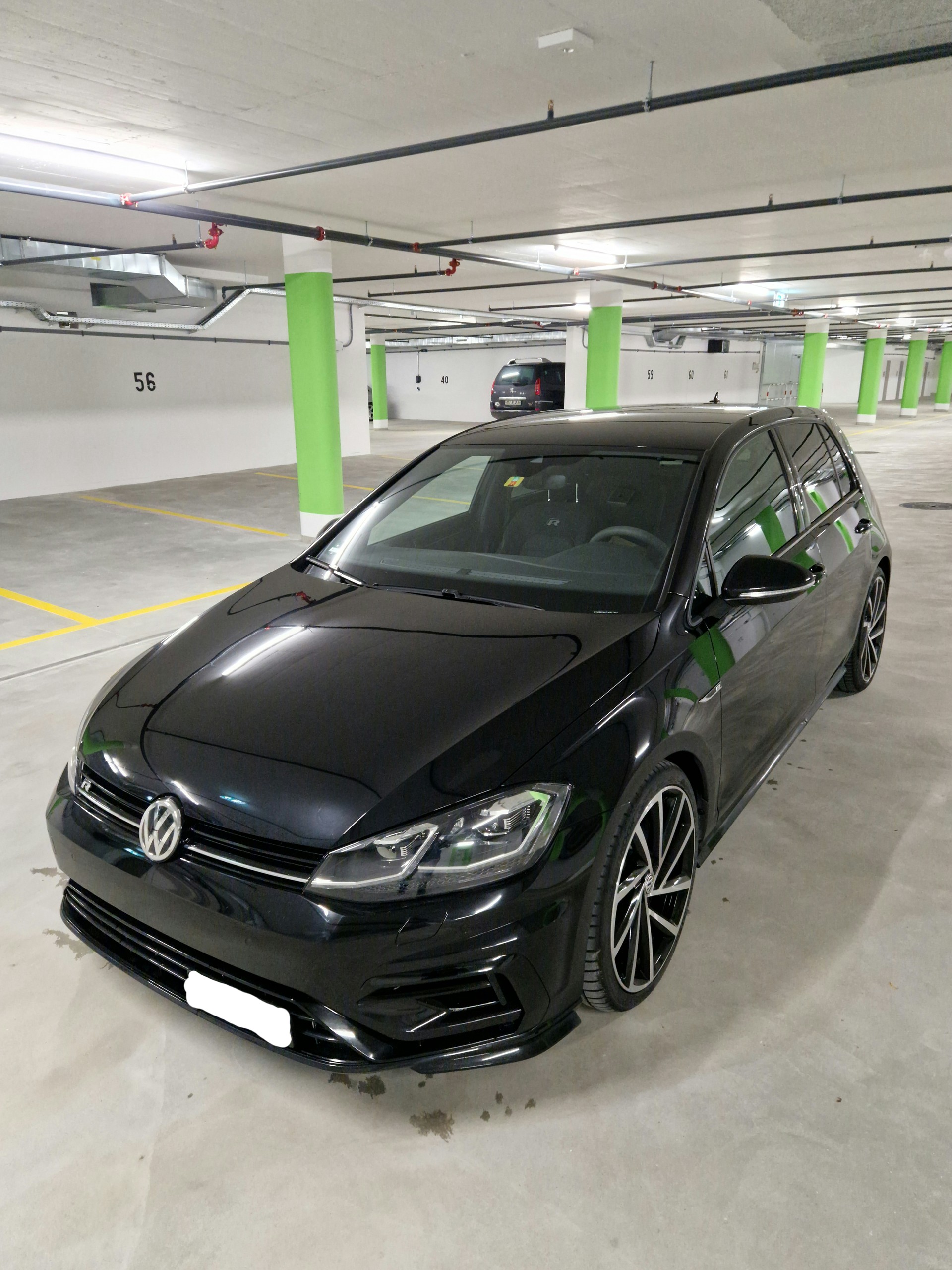 VW Golf 2.0 TSI R 4Motion DSG-image-8