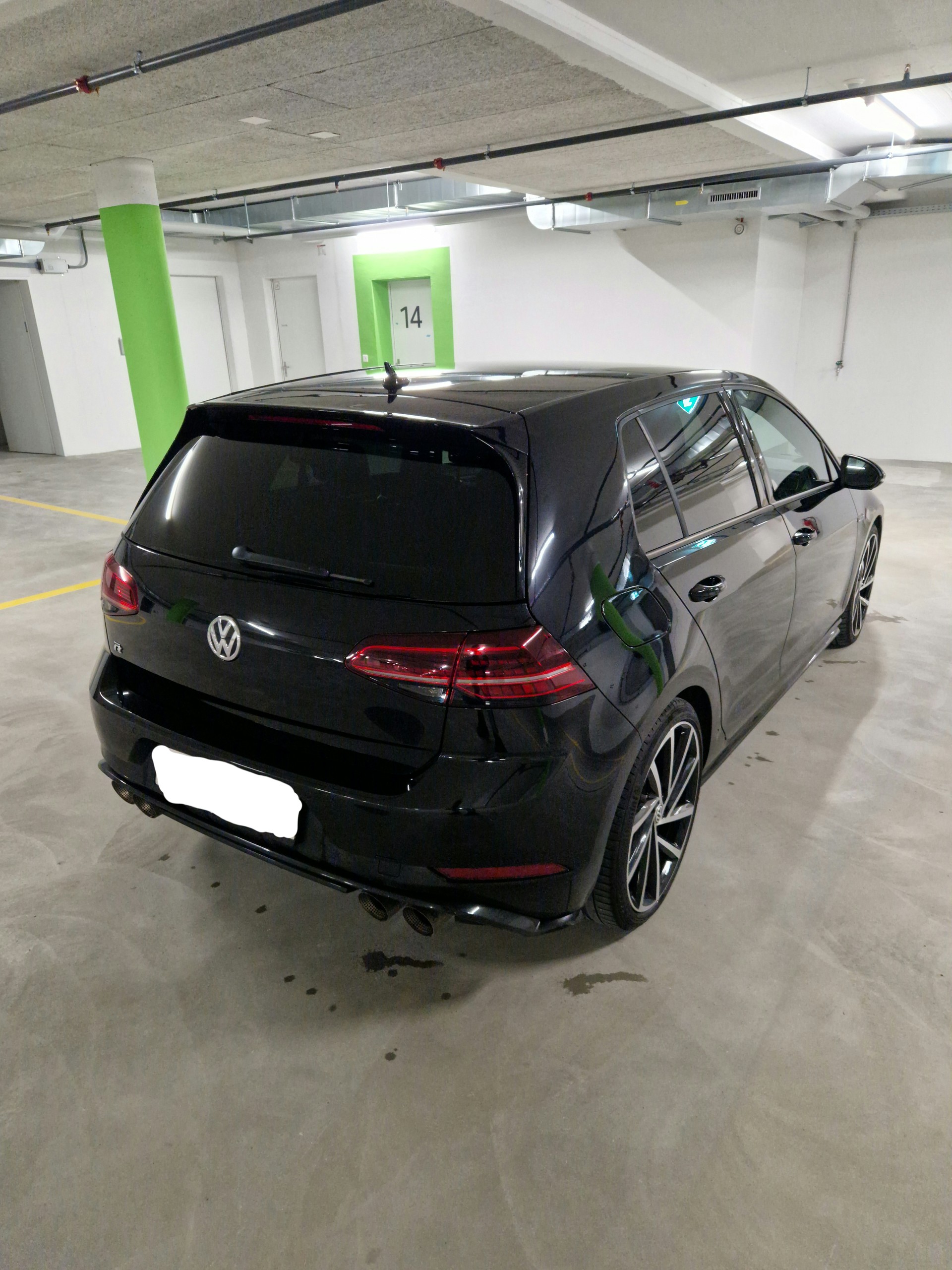 VW Golf 2.0 TSI R 4Motion DSG-image-3