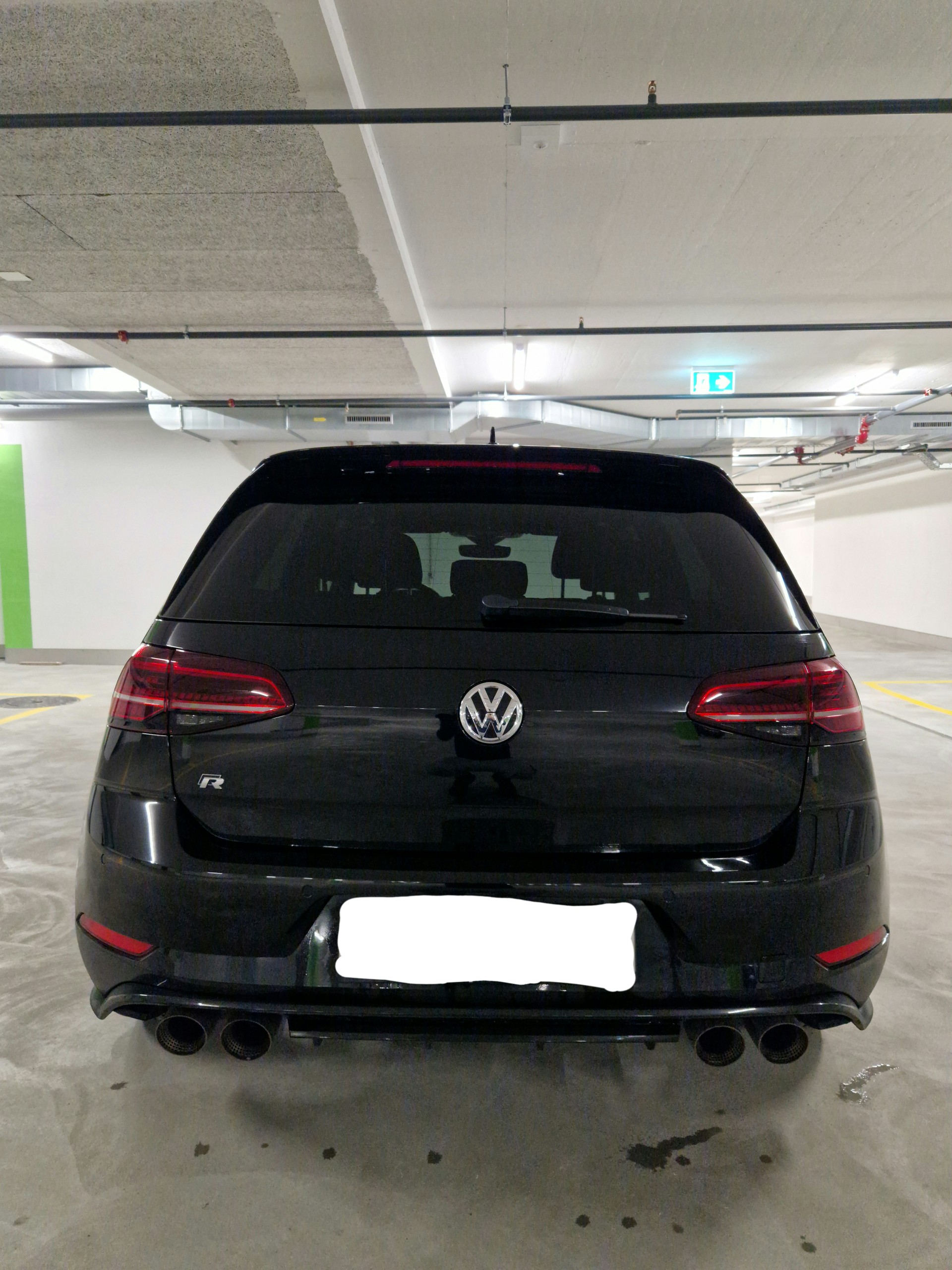 VW Golf 2.0 TSI R 4Motion DSG-image-4