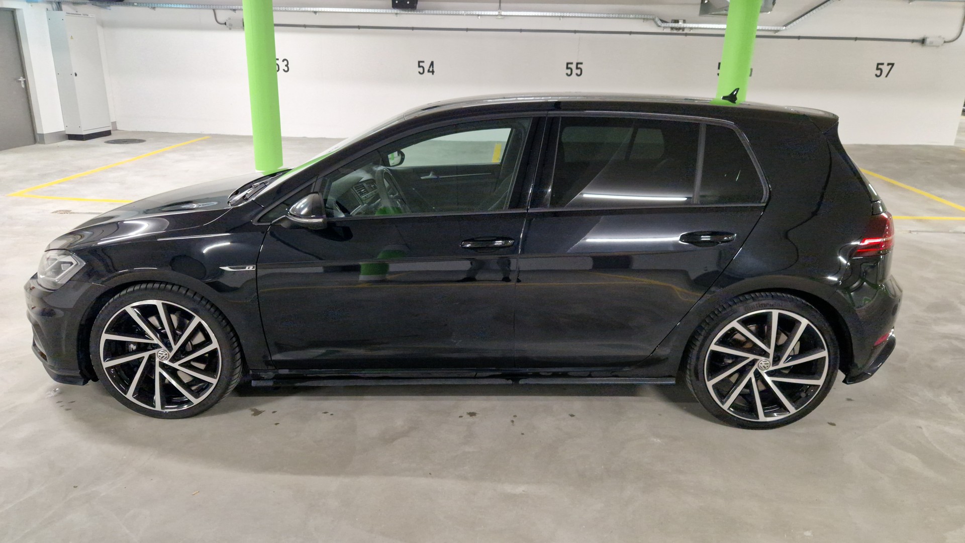 VW Golf 2.0 TSI R 4Motion DSG-image-7