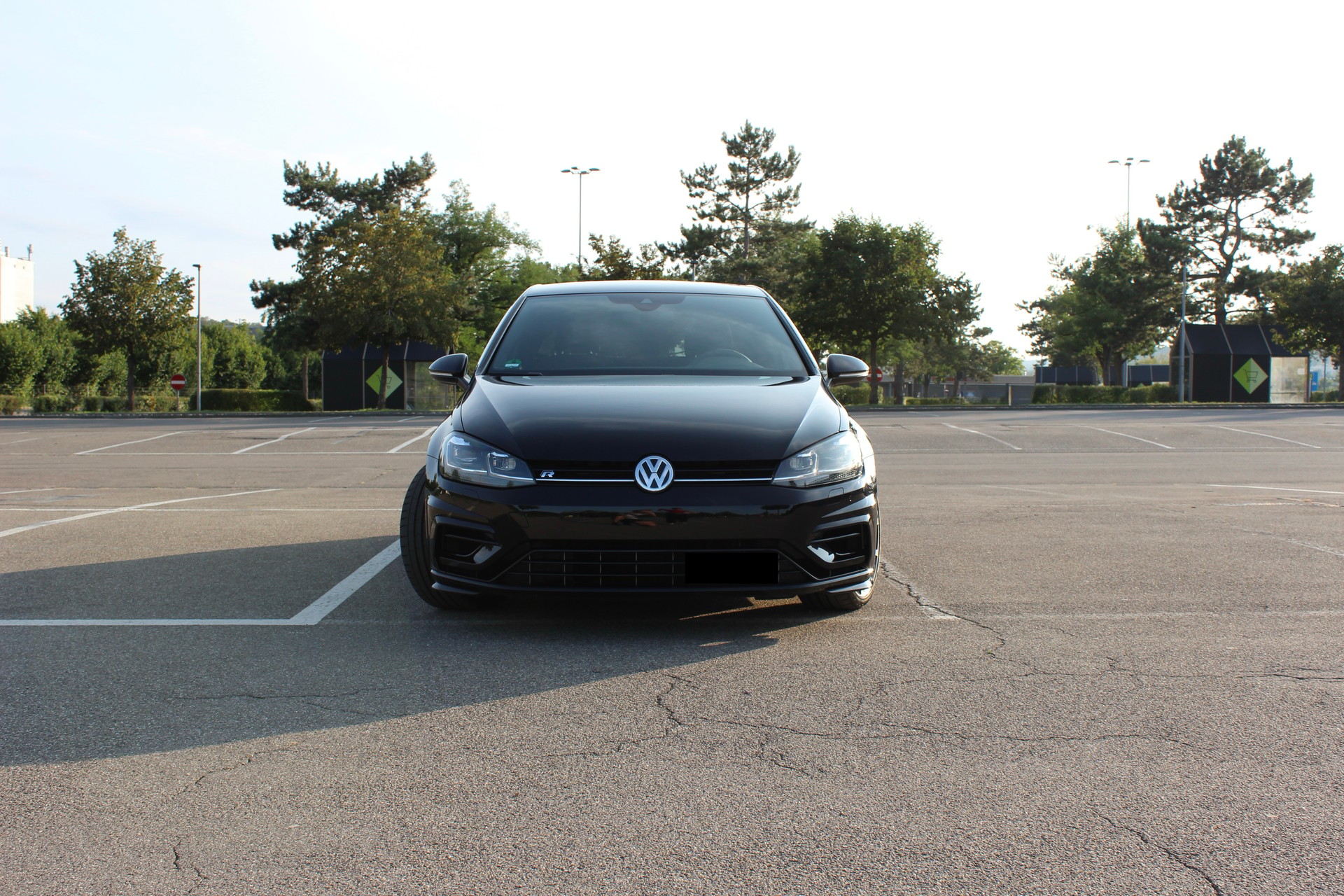 VW Golf 2.0 TSI R 4Motion DSG-image-1