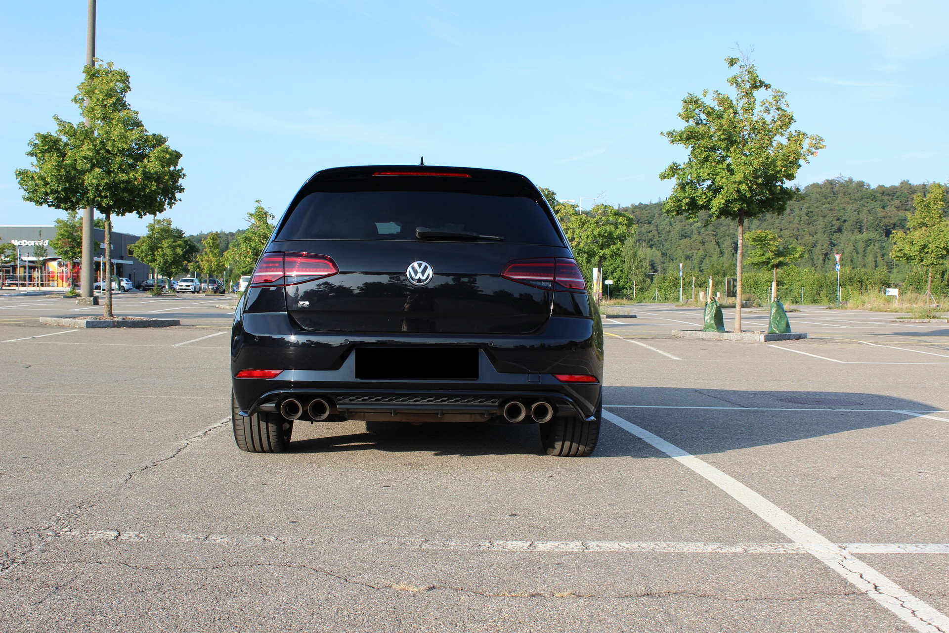 VW Golf 2.0 TSI R 4Motion DSG-image-5