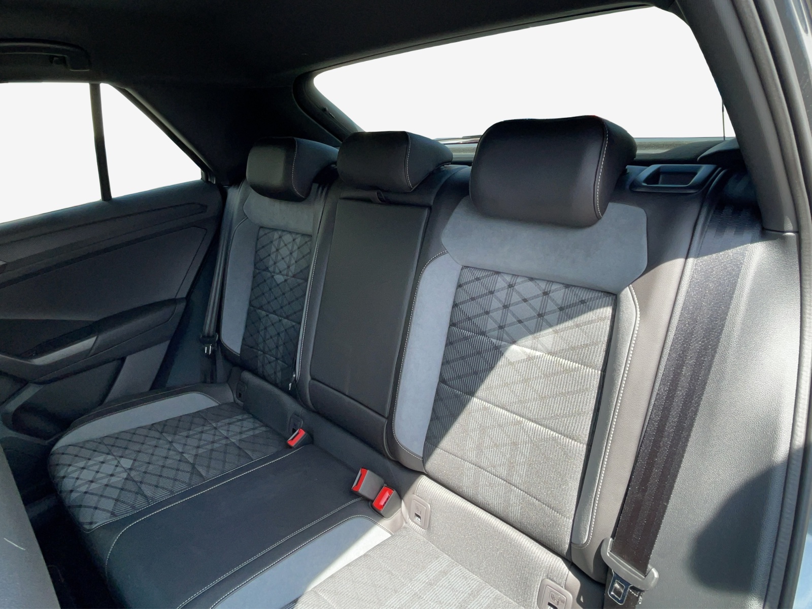 VW T-Roc 1.5 TSI EVO R-Line DSG-image-8