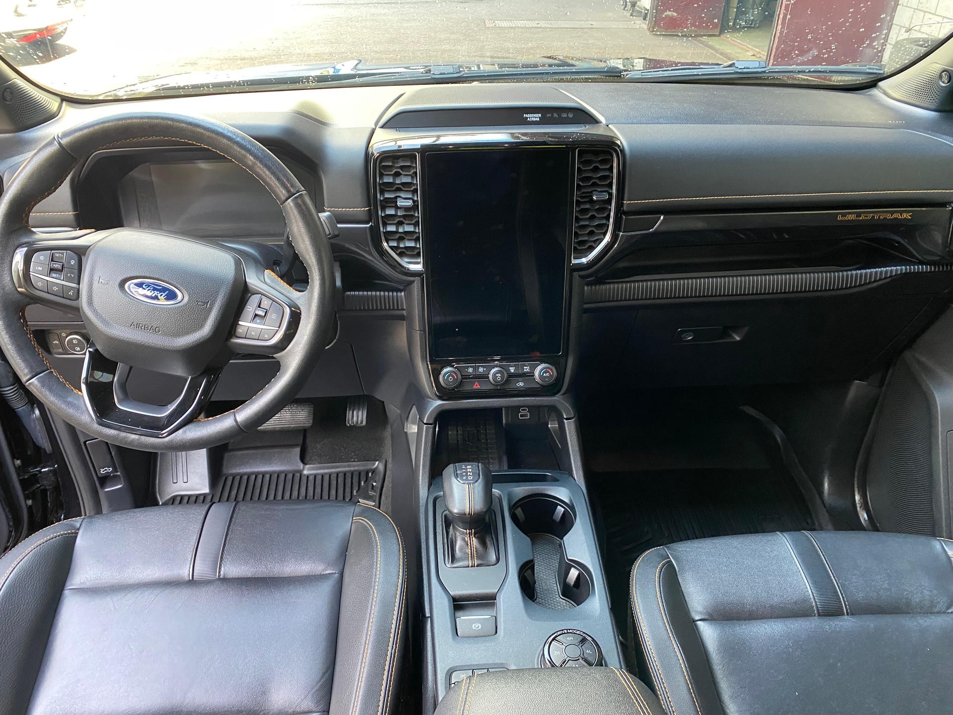 FORD Ranger Wildtrak 3.0 Eco Blue e-4WD Automat-image-4