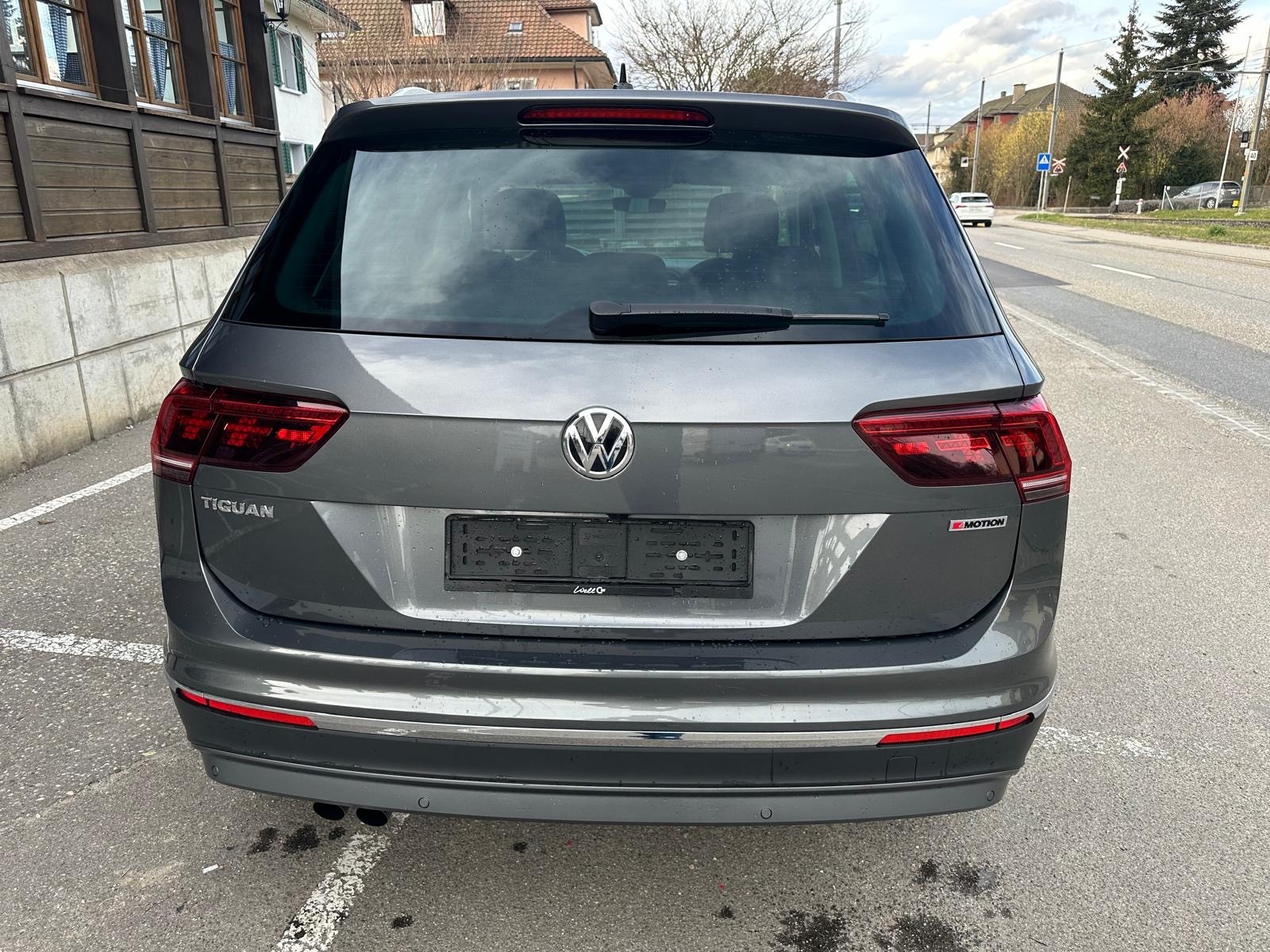 VW Tiguan 2.0TSI Highline 4Motion DSG-image-5
