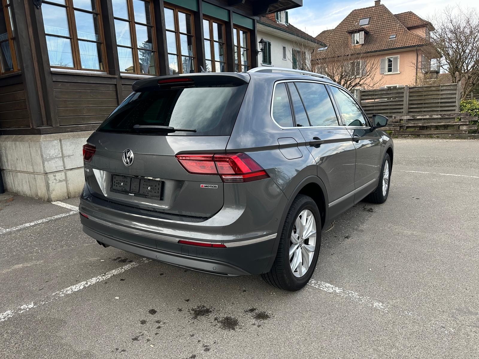 VW Tiguan 2.0TSI Highline 4Motion DSG-image-3
