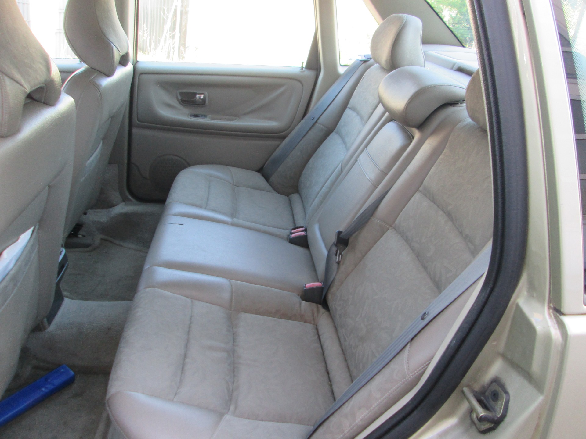 VOLVO S70 2.5-image-7