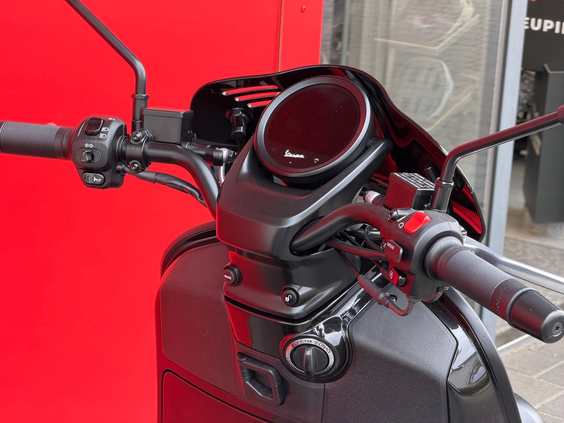 PIAGGIO Vespa GTV 300 "Notte" ABS-image-8