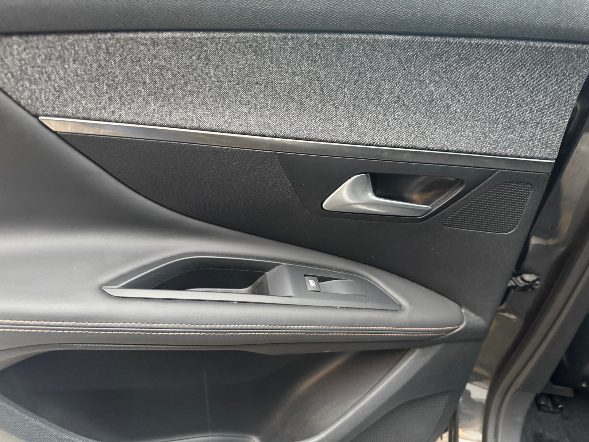 PEUGEOT 3008 1.6 THP GT Line EAT-image-11