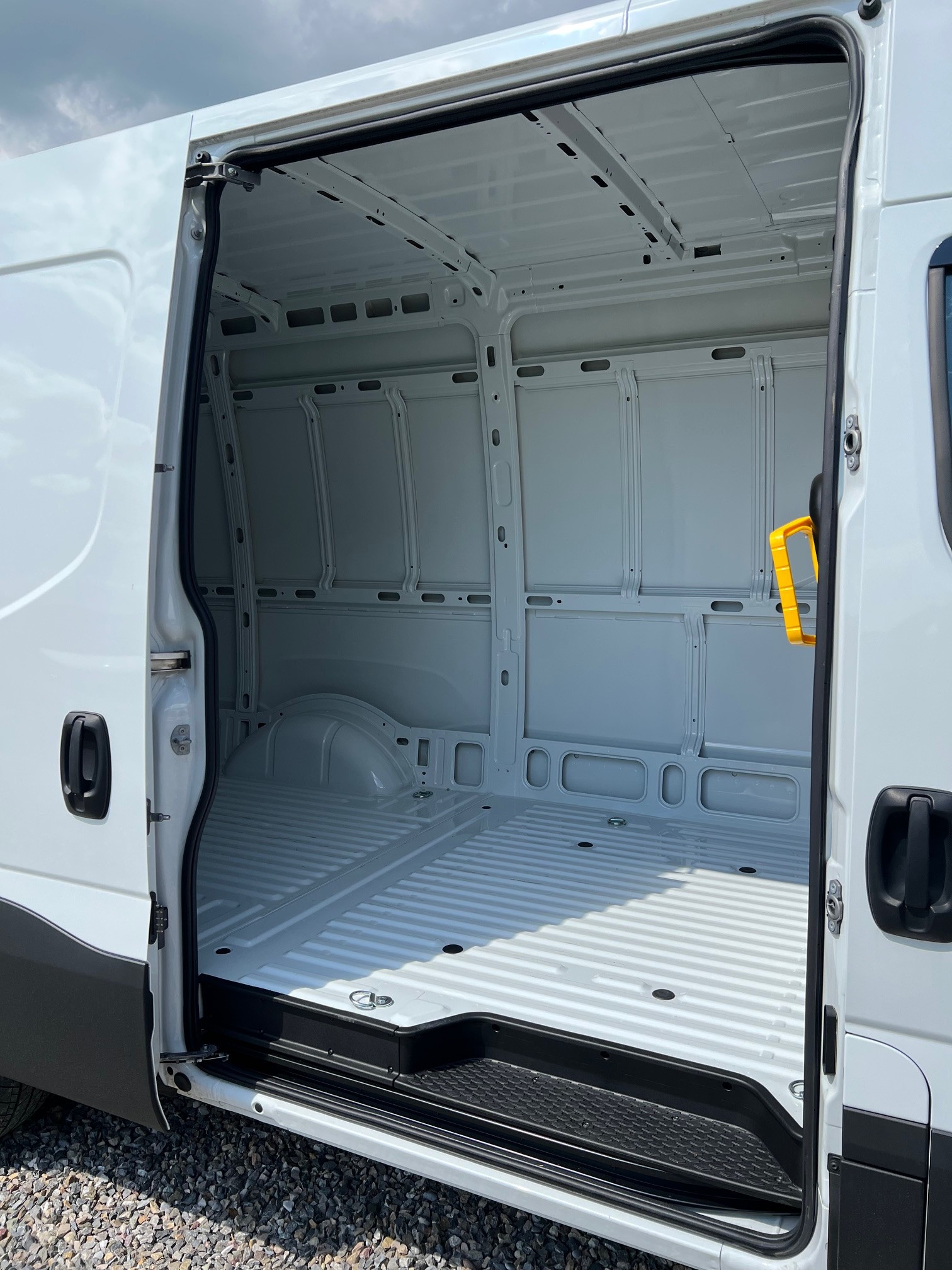 IVECO 35 S 18H V-image-6