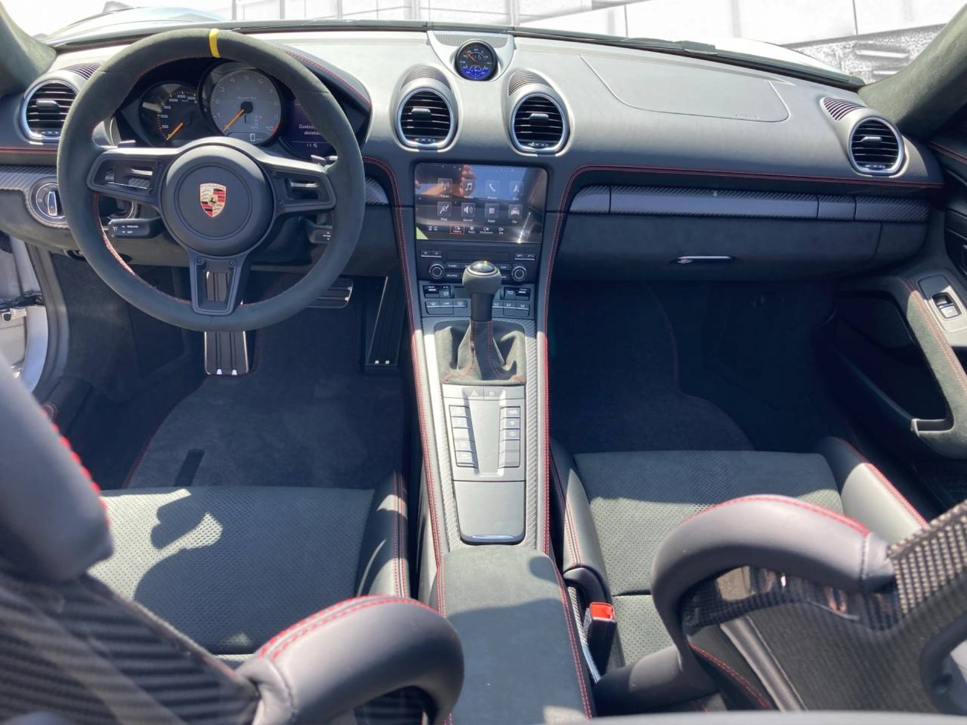 PORSCHE 718 Spyder RS-image-9