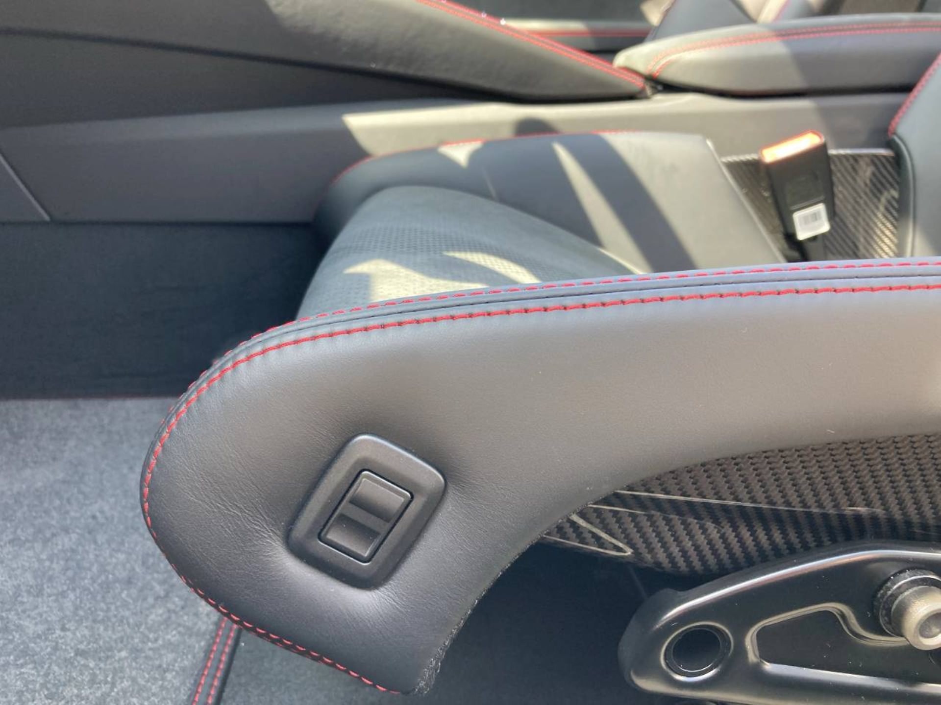 PORSCHE 718 Spyder RS-image-13