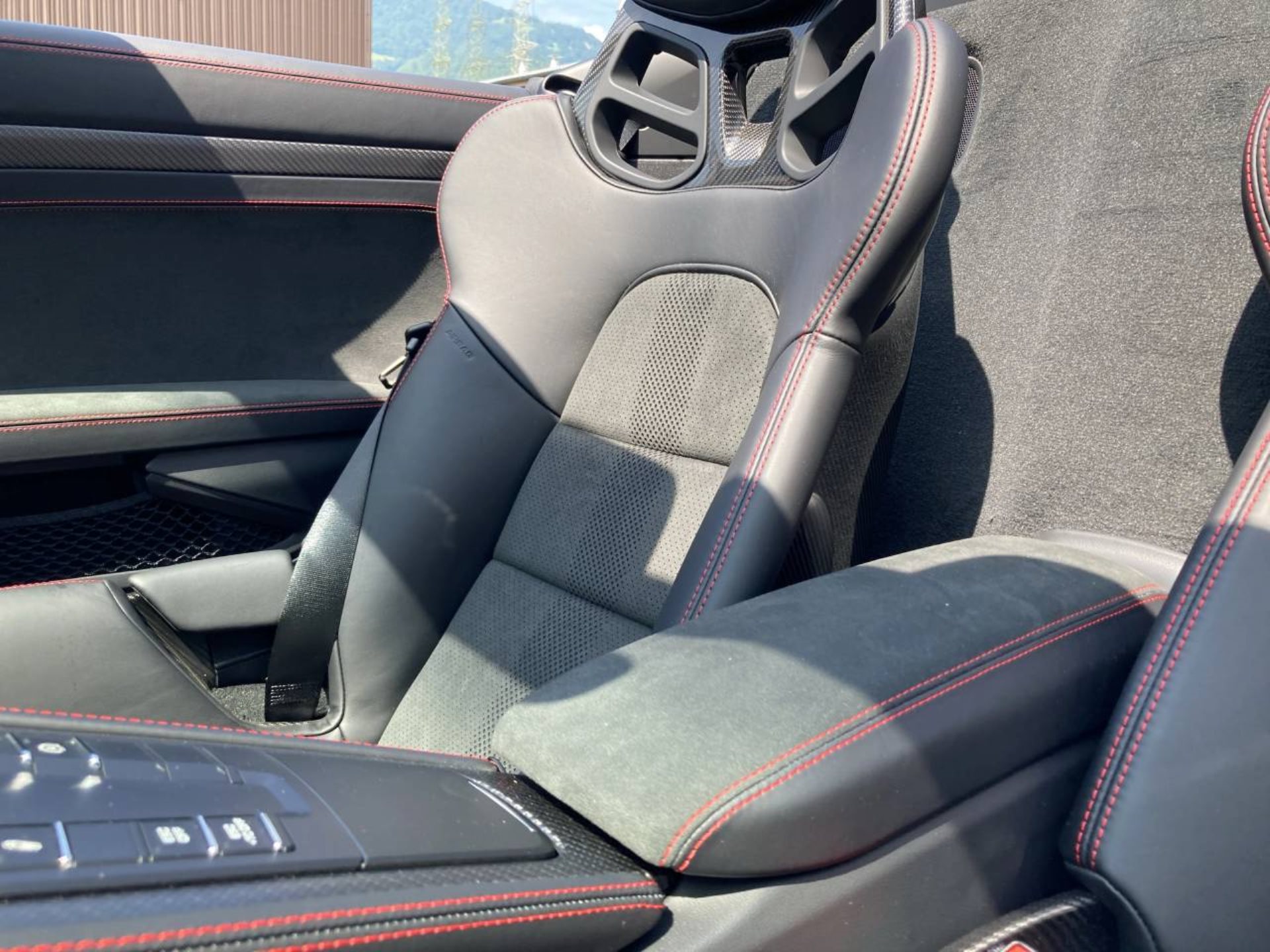 PORSCHE 718 Spyder RS-image-14