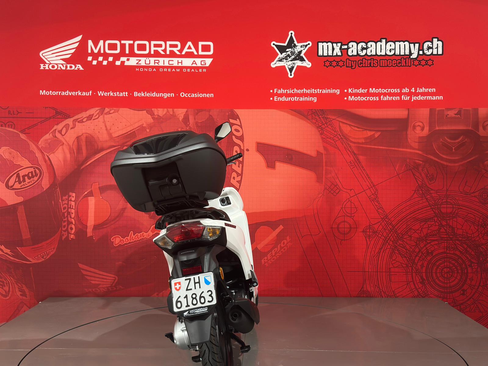 HONDA SH 125 + *Matte Pearl Cool White*-showroom-element-2