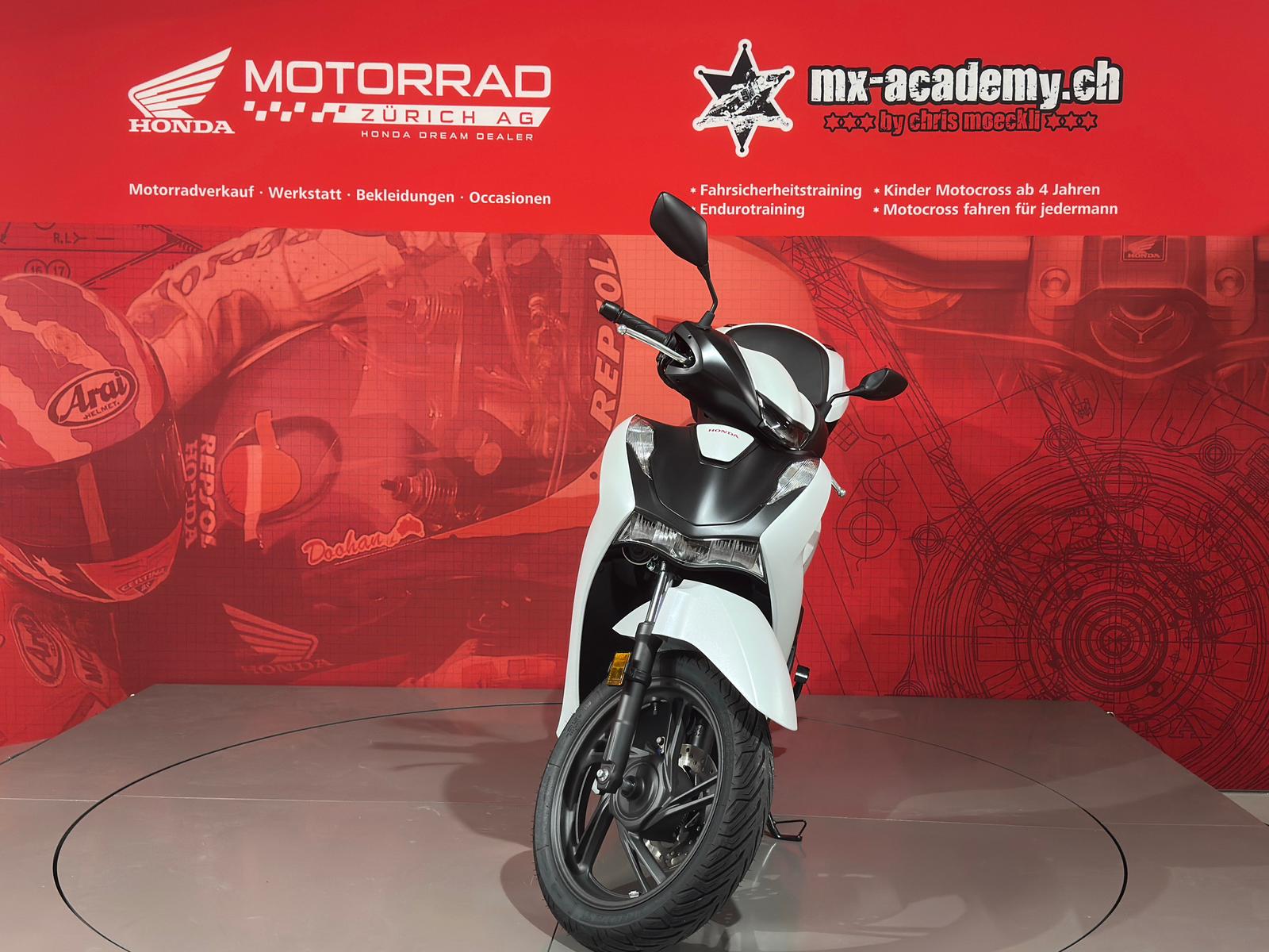 HONDA SH 125 + *Matte Pearl Cool White*-image-7