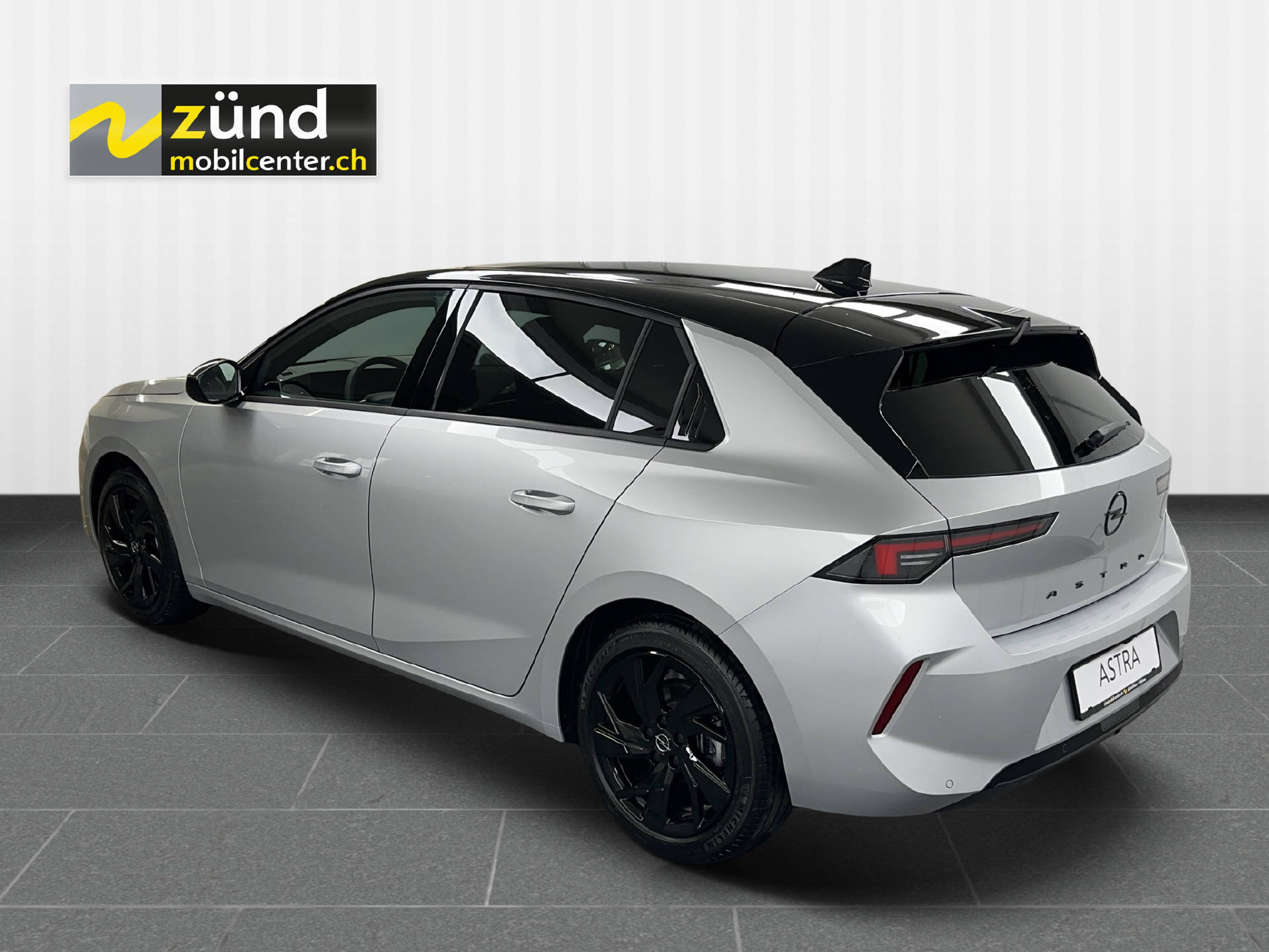 OPEL Astra 1.2 T 130 PS Automat Swiss Plus-image-2