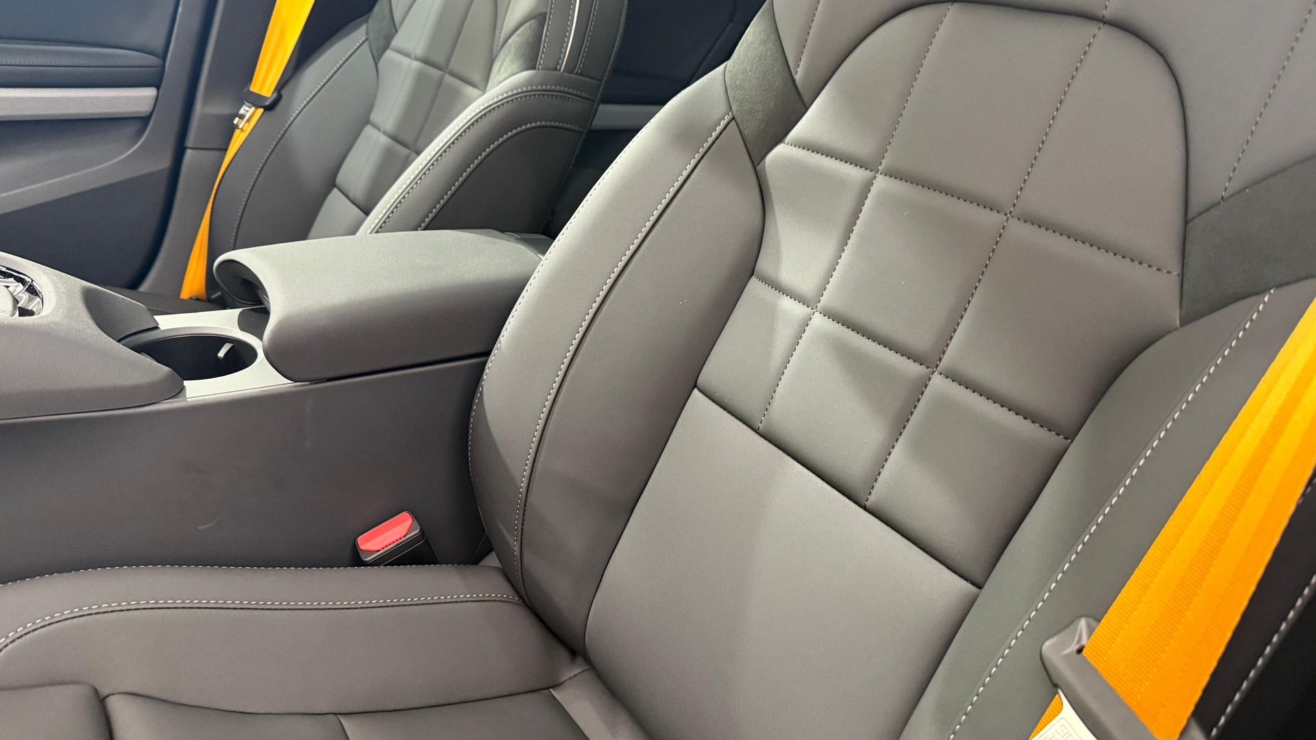POLESTAR 2 Long Range Dual Motor Perfor-image-11