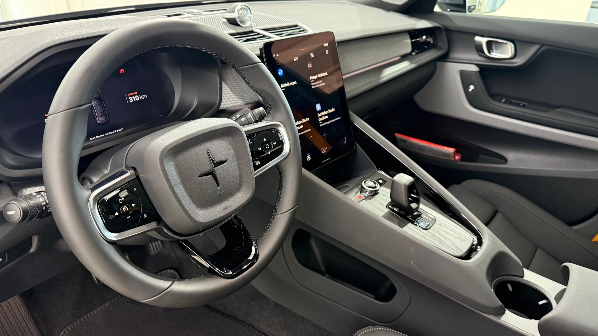 POLESTAR 2 Long Range Dual Motor Perfor-image-3