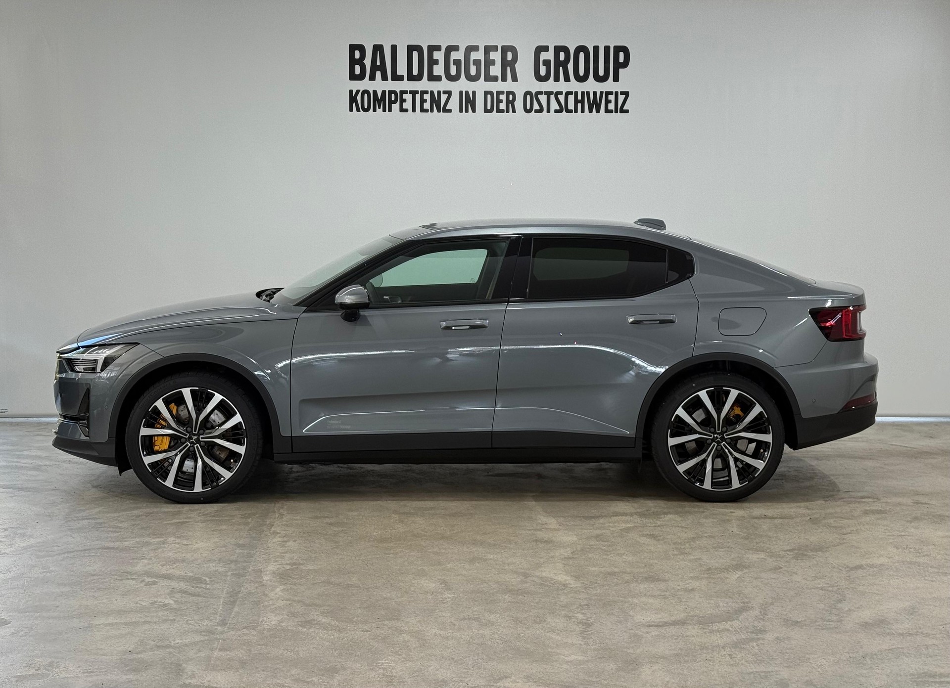 POLESTAR 2 Long Range Dual Motor Perfor-image-1