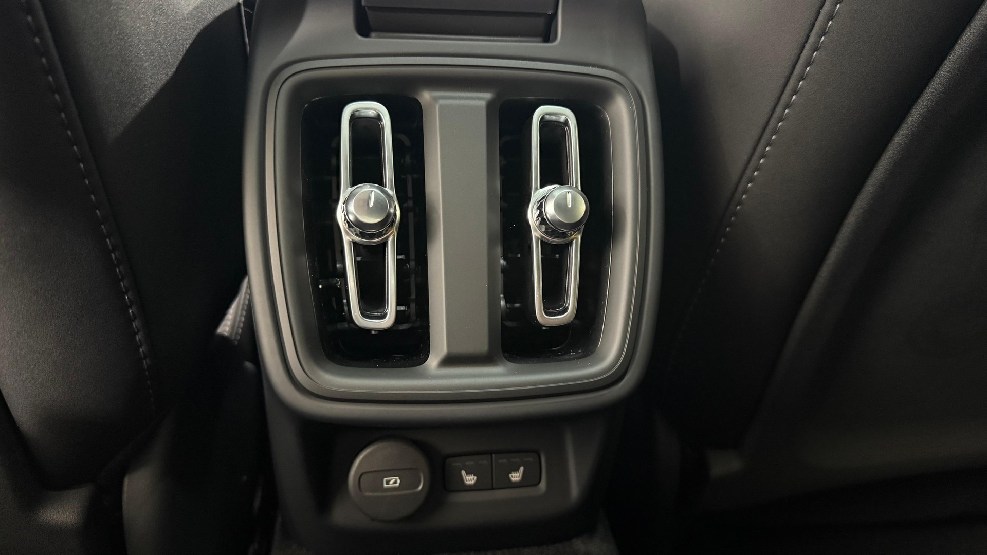 POLESTAR 2 Long Range Dual Motor Perfor-image-14