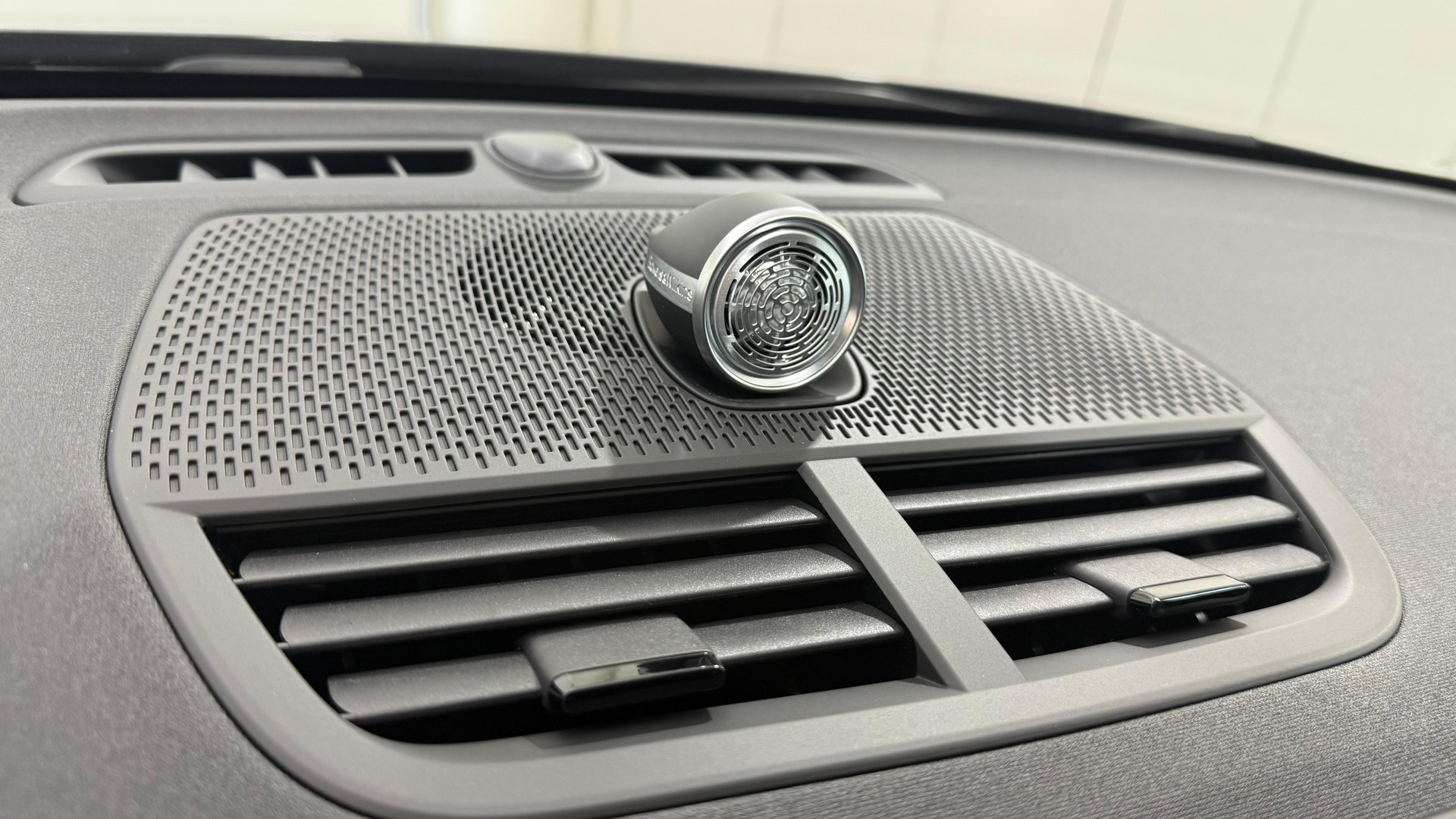POLESTAR 2 Long Range Dual Motor Perfor-image-10