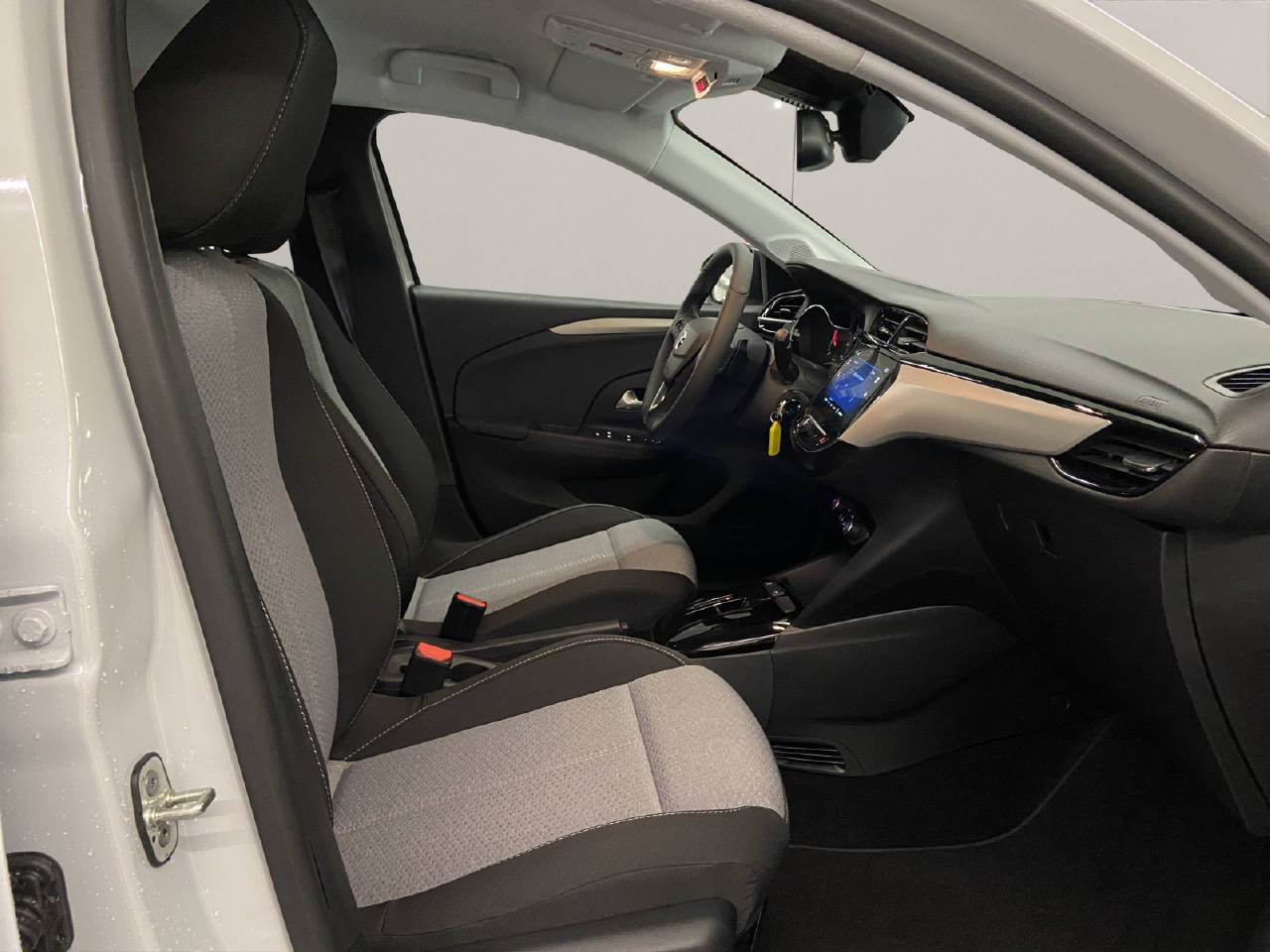 OPEL Corsa 1.2 T Hybrid Edition-image-11