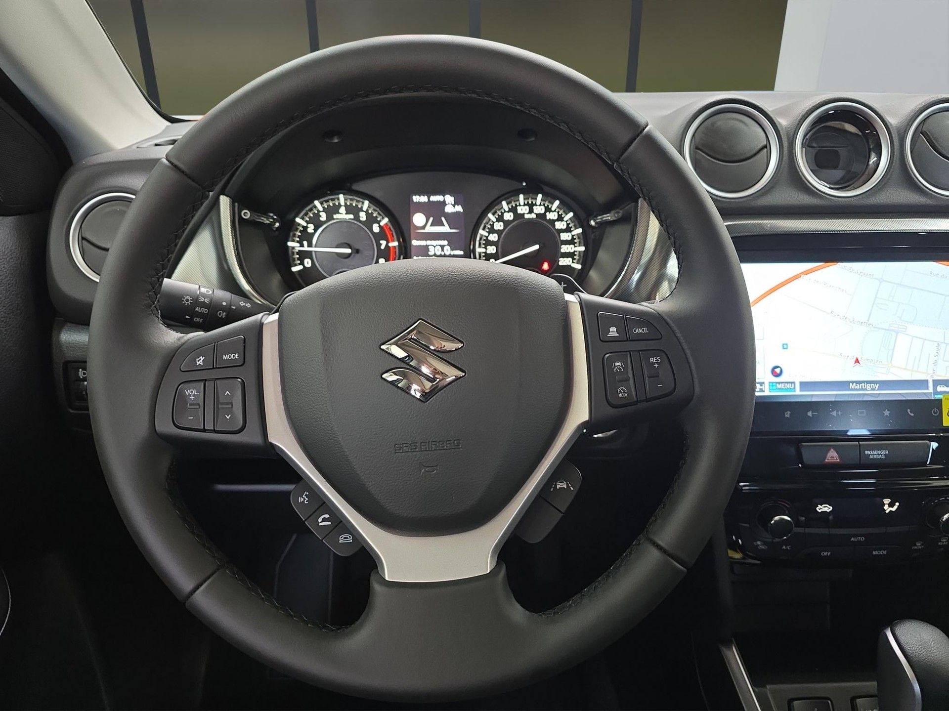 SUZUKI Vitara 1.4 T Compact Top Hybrid 4x4-image-8
