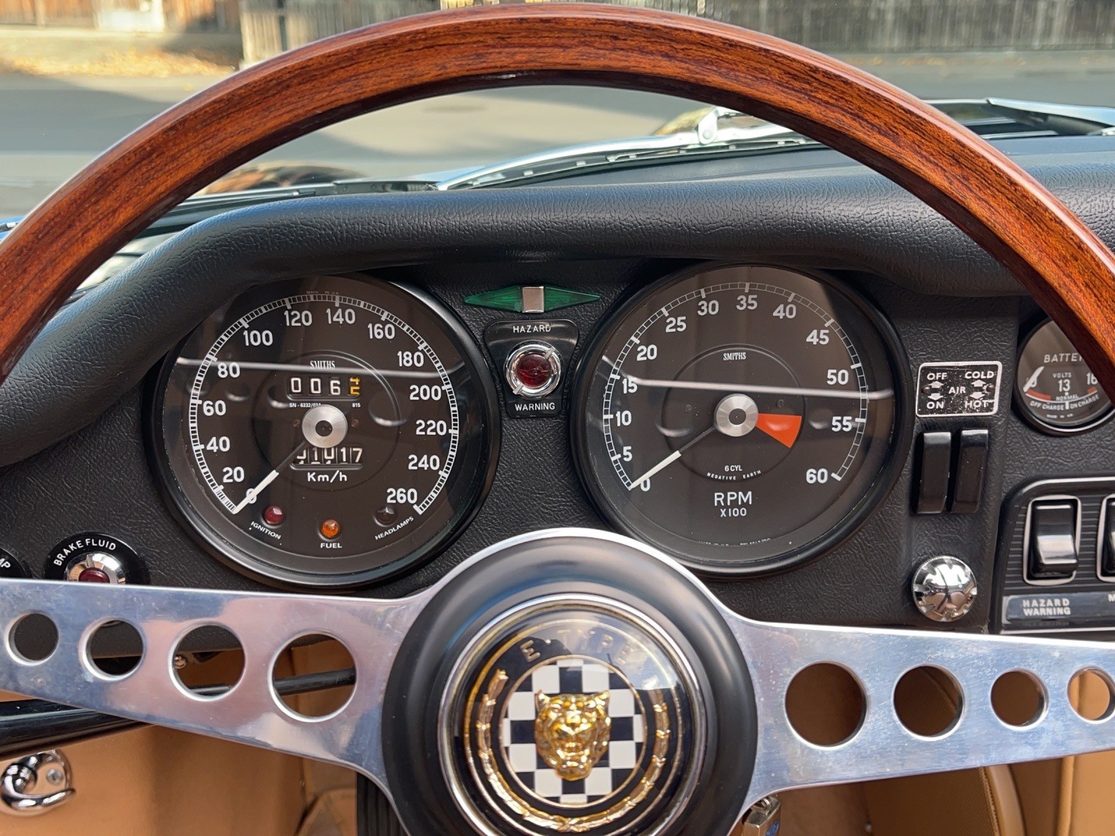JAGUAR E-Type 4.2 Cabriolet Serie 1.5-image-10