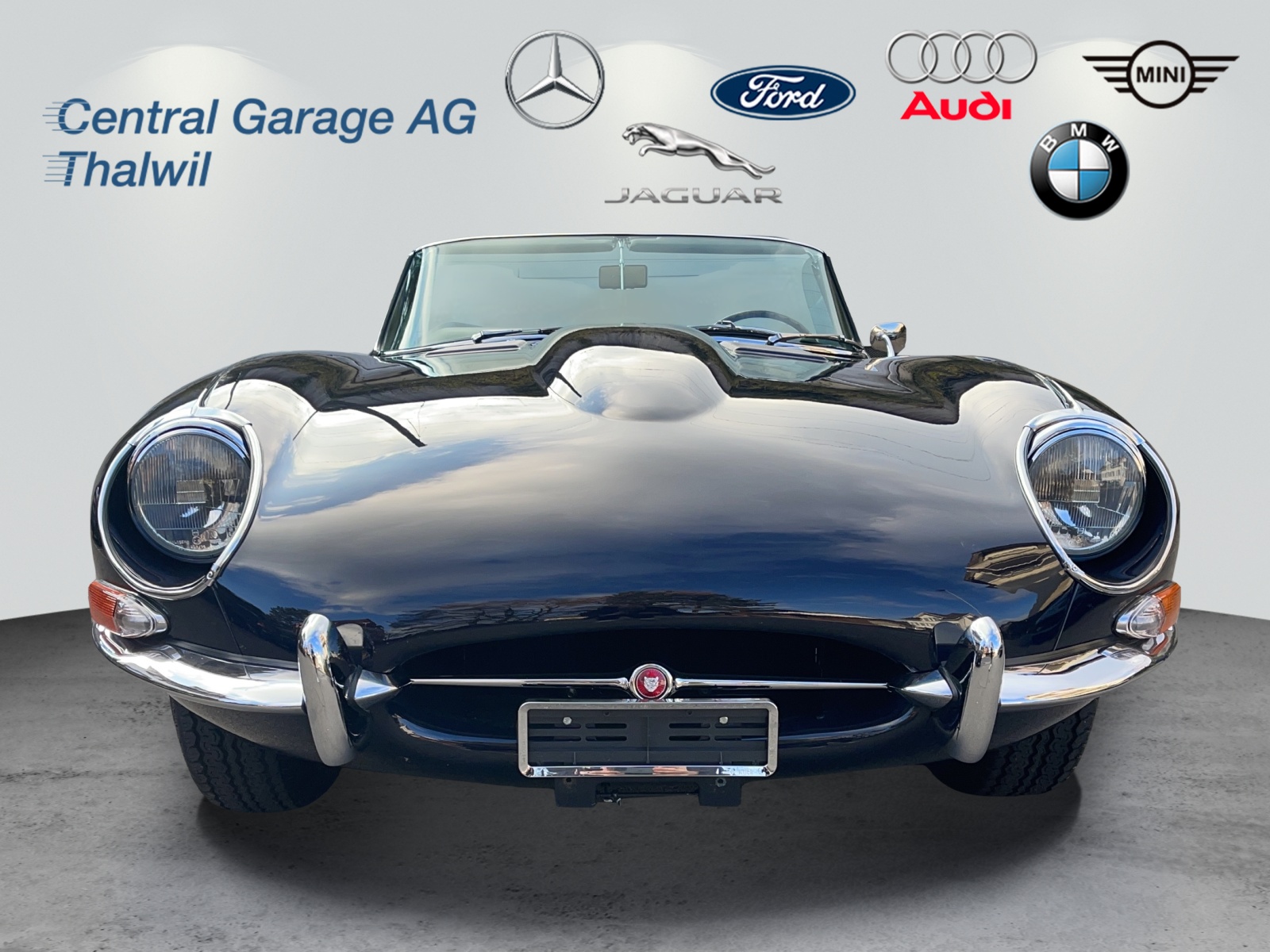 JAGUAR E-Type 4.2 Cabriolet Serie 1.5-image-12